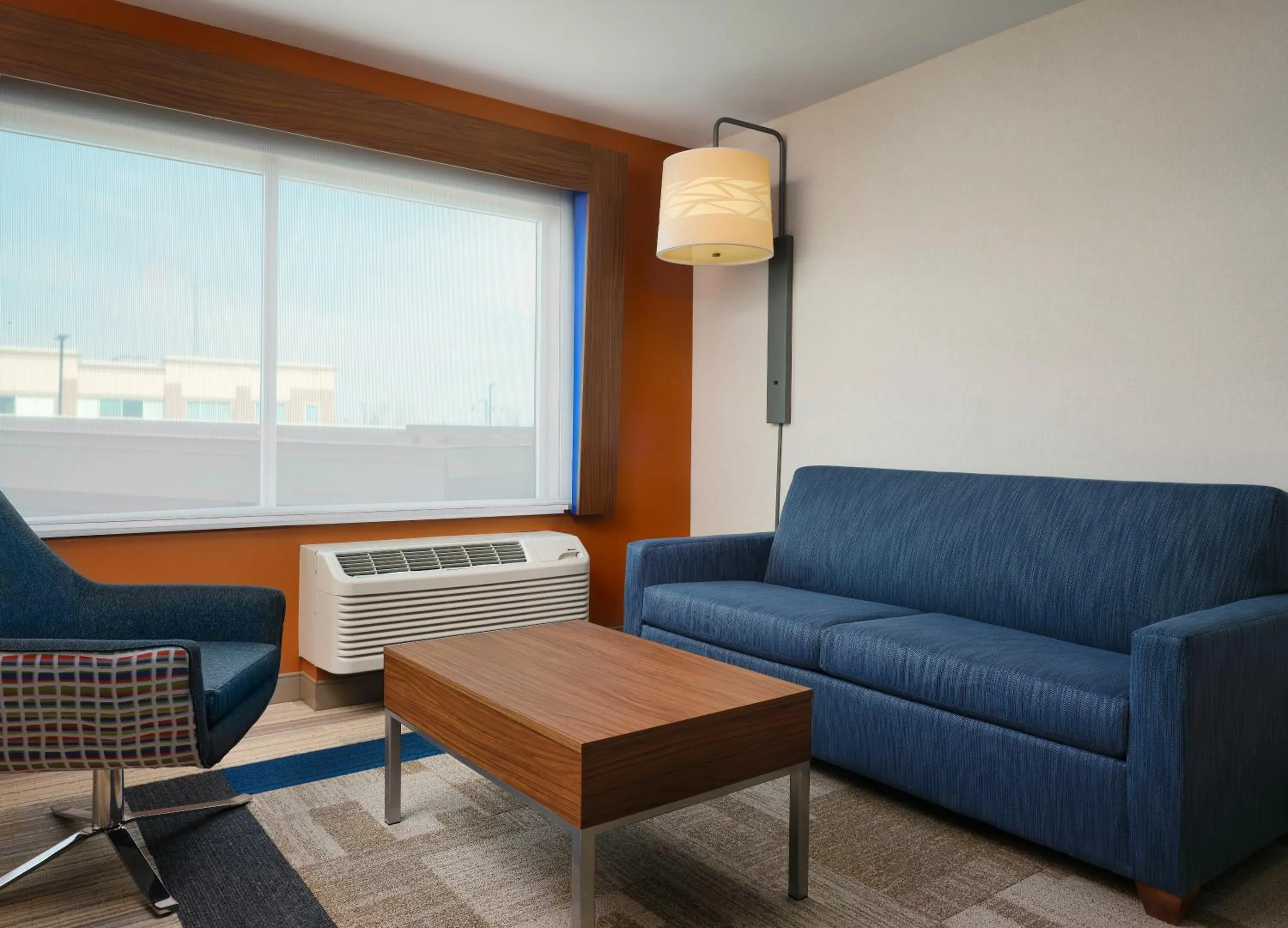 Seating area in Holiday Inn Express & Suites - Lockport by IHG
