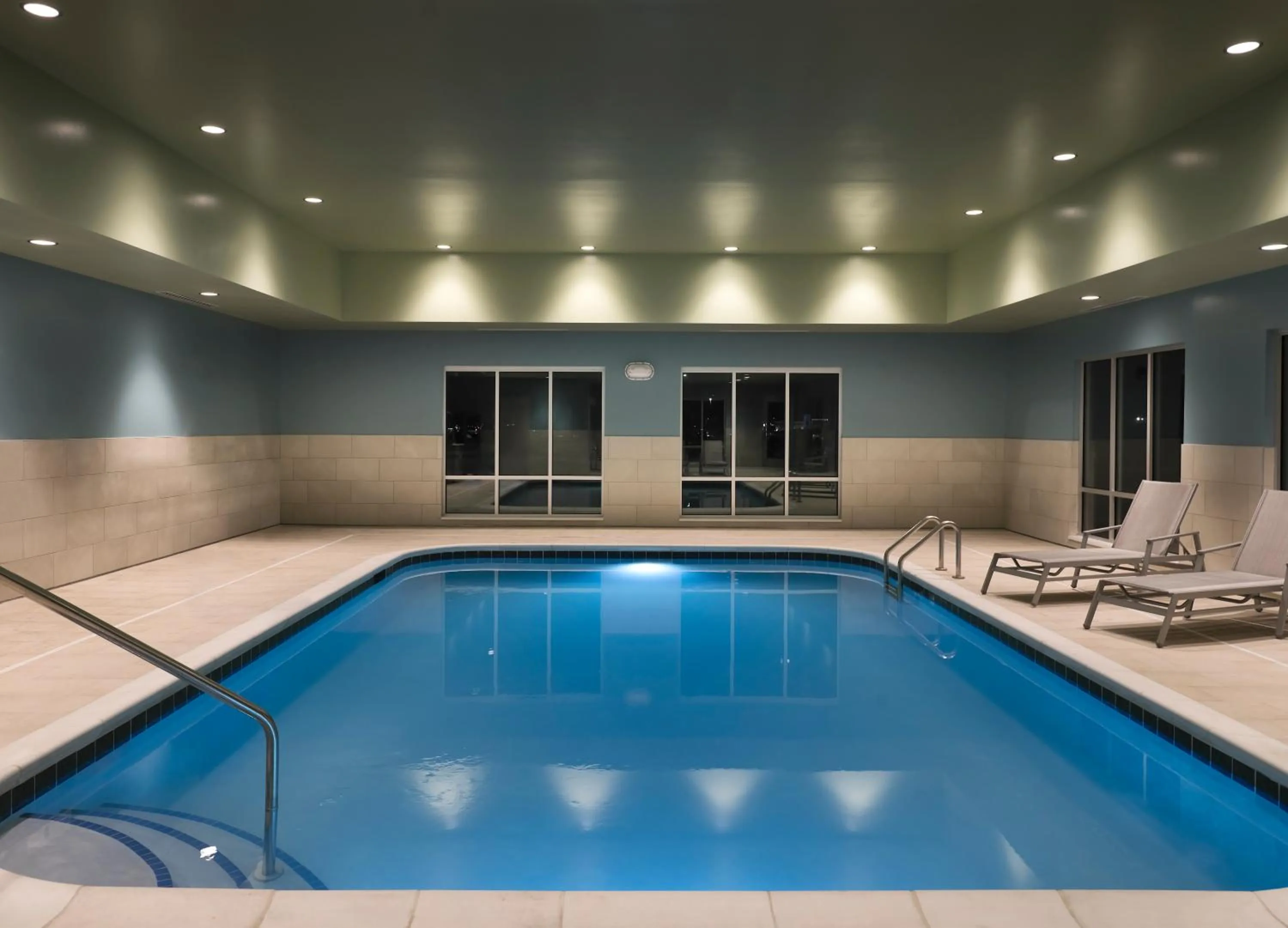 Swimming pool in Holiday Inn Express & Suites - Lockport by IHG