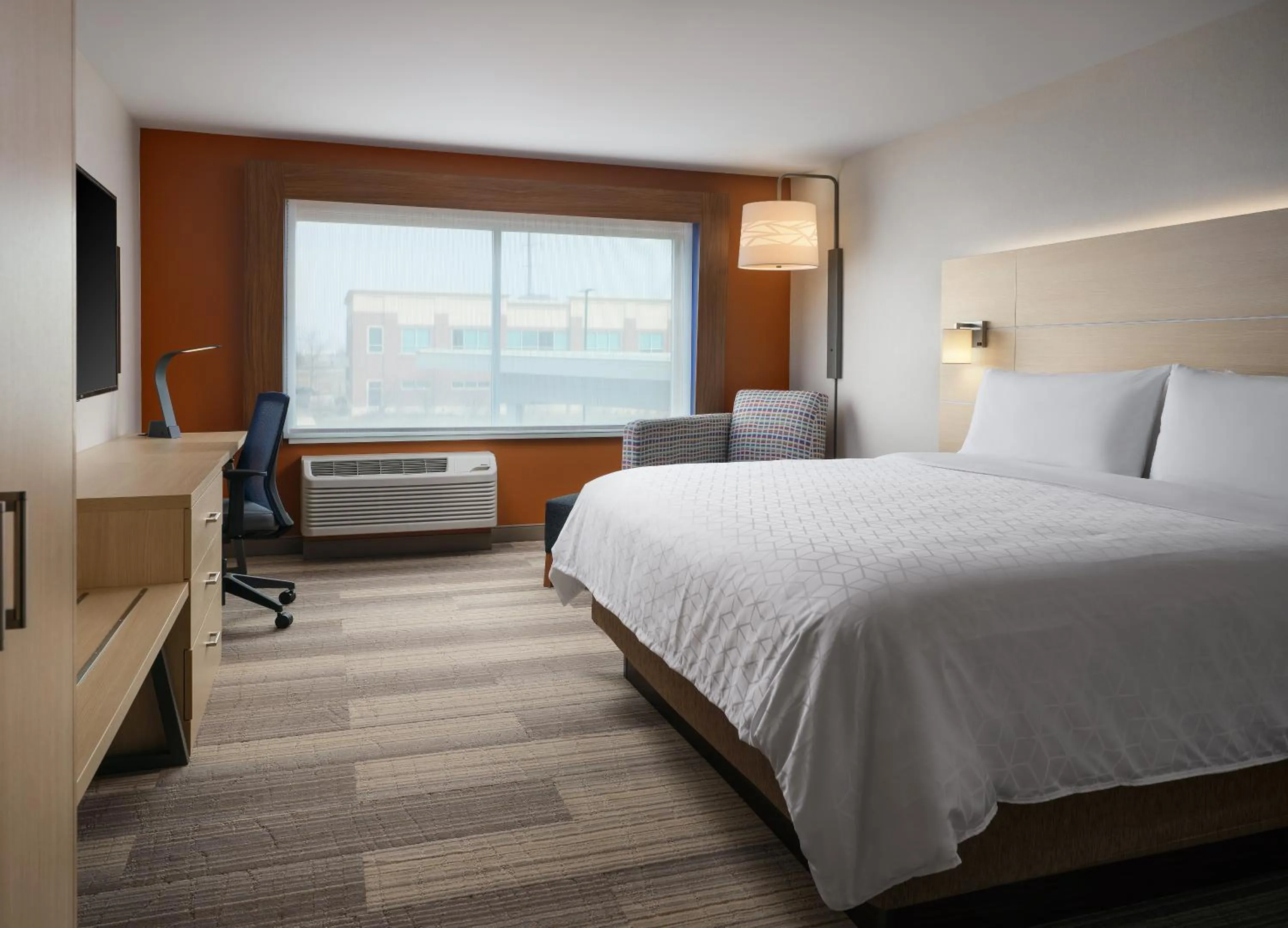 Bedroom, Bed in Holiday Inn Express & Suites - Lockport by IHG