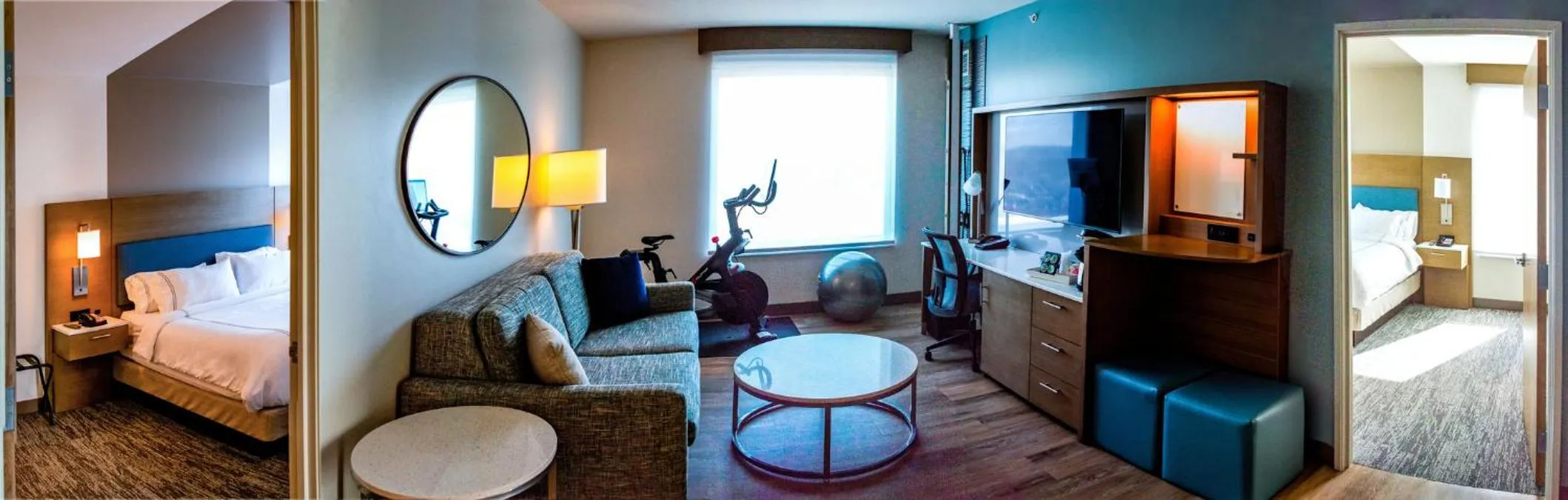 Photo of the whole room, Bed in EVEN Hotel Rochester - Mayo Clinic Area by IHG