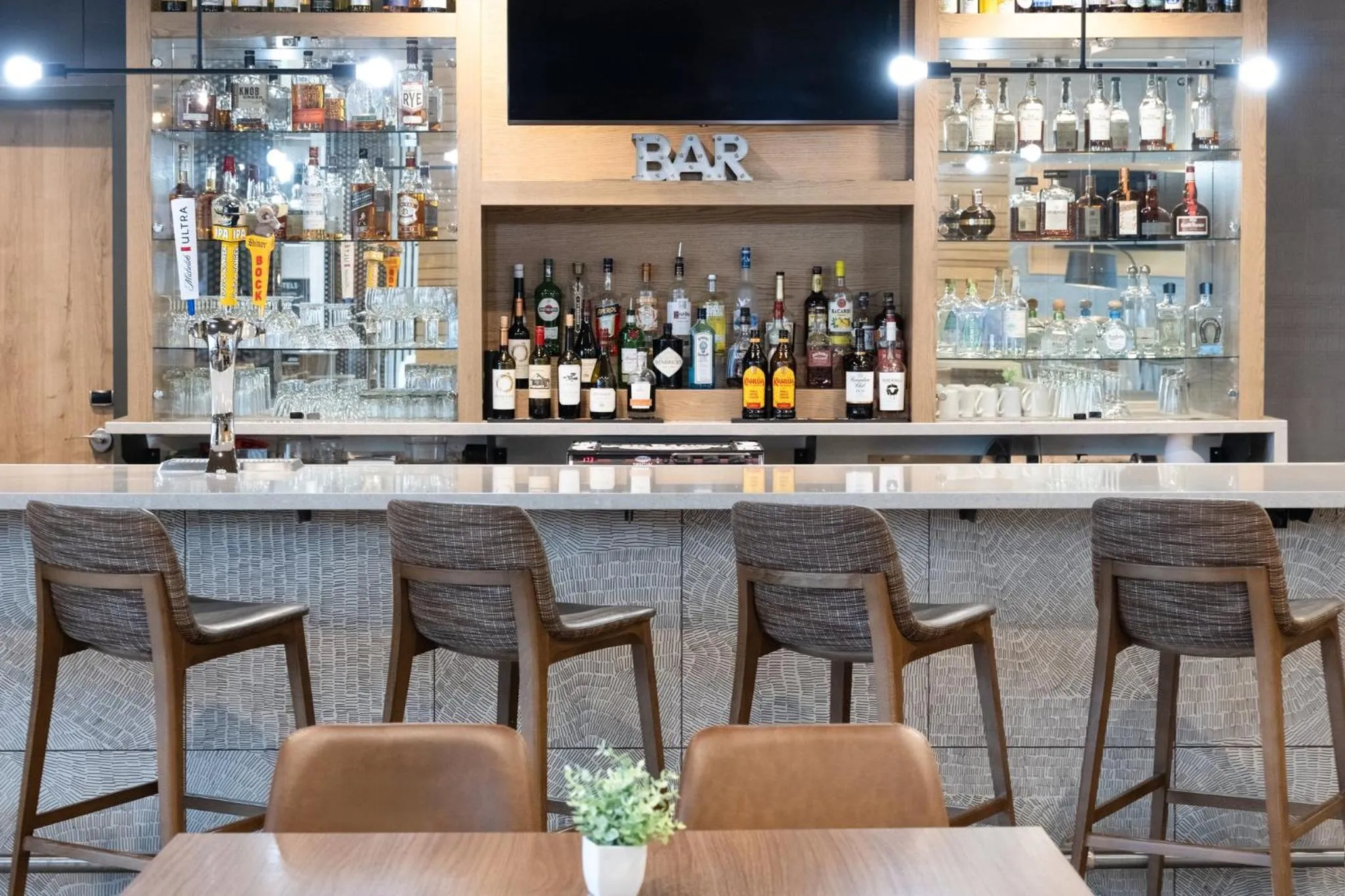 Lounge or bar in EVEN Hotel Rochester - Mayo Clinic Area by IHG