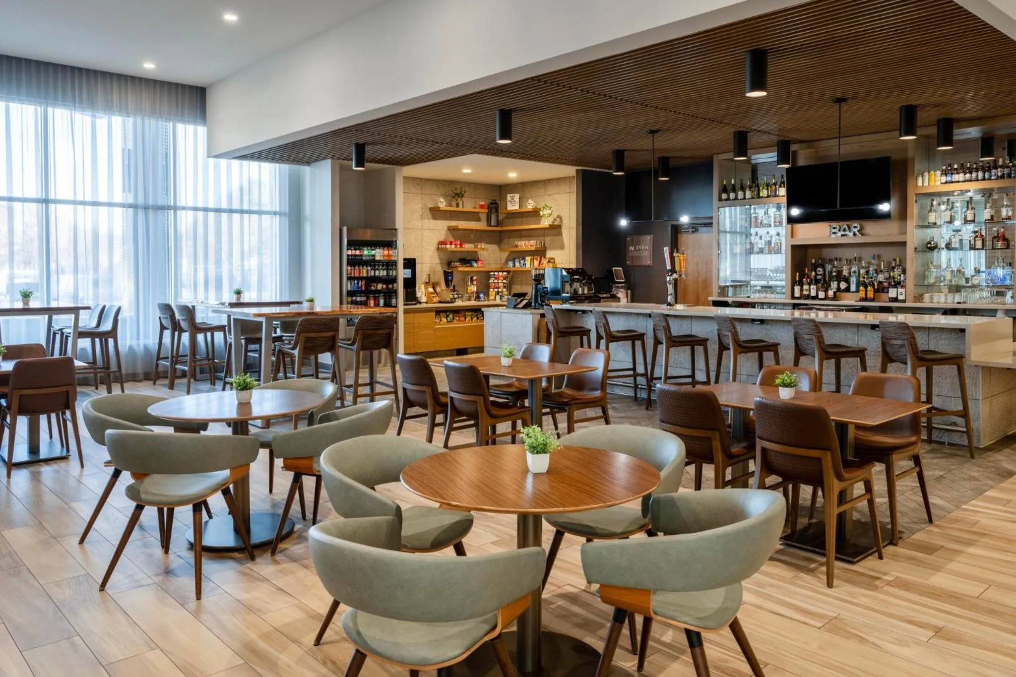 Restaurant/places to eat in Staybridge Suites Rochester - Mayo Clinic Area by IHG