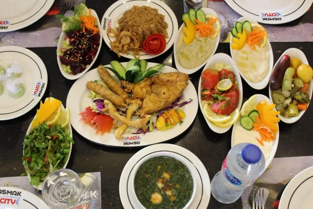 Restaurant/places to eat in Jewel Gameel appartement