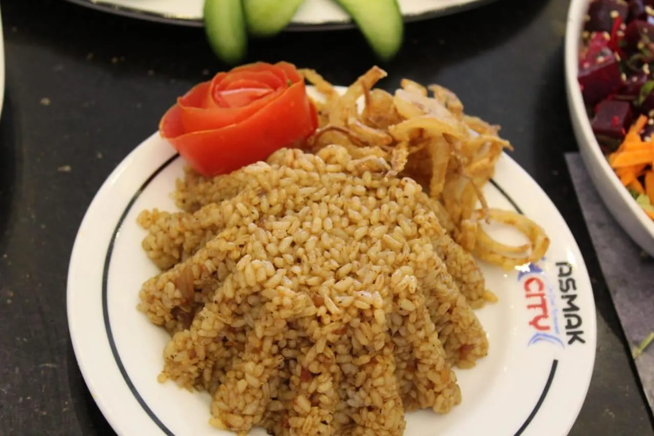 Restaurant/places to eat in Jewel Gameel appartement