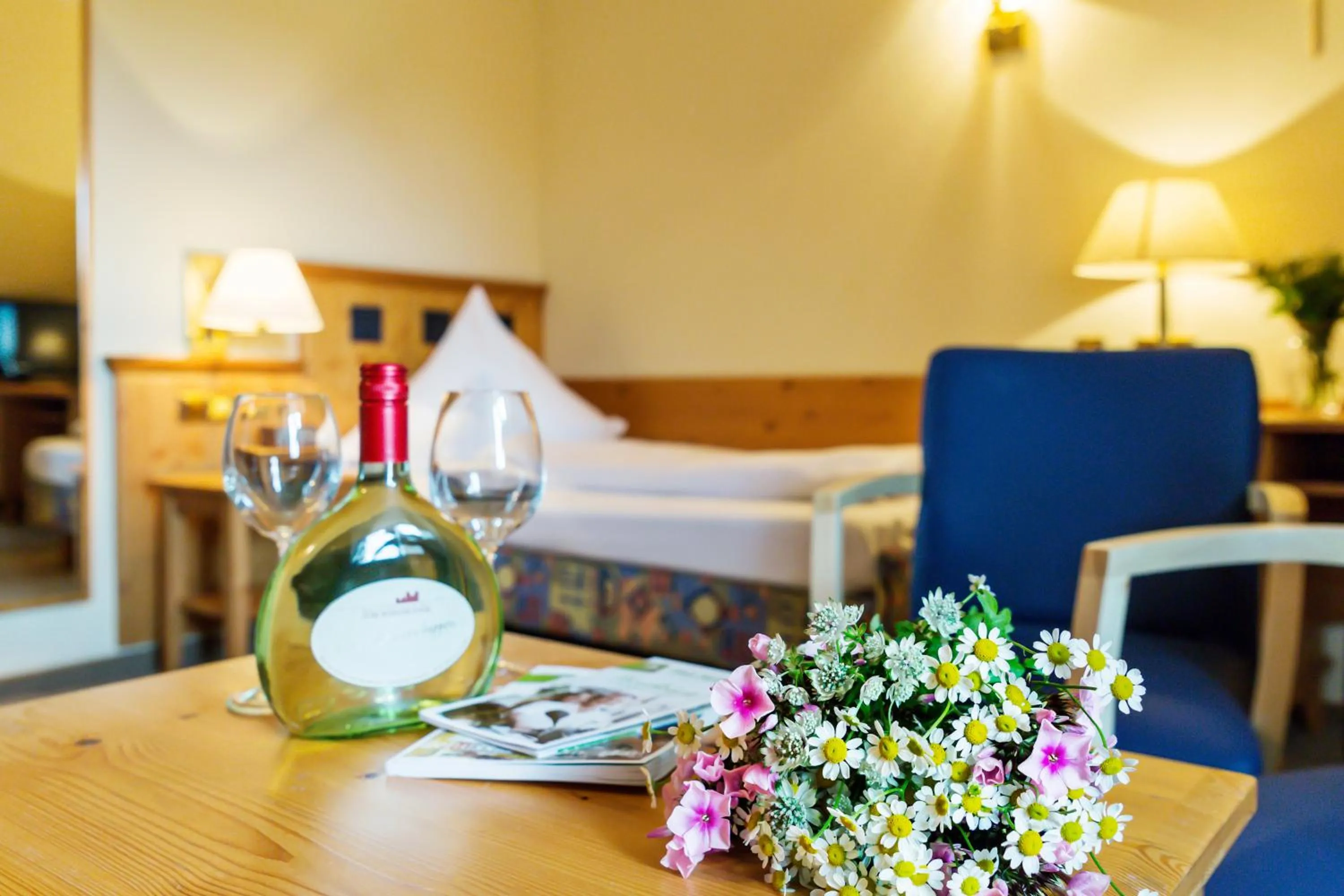 Photo of the whole room, Bed in Flair-Hotel Zum Benediktiner