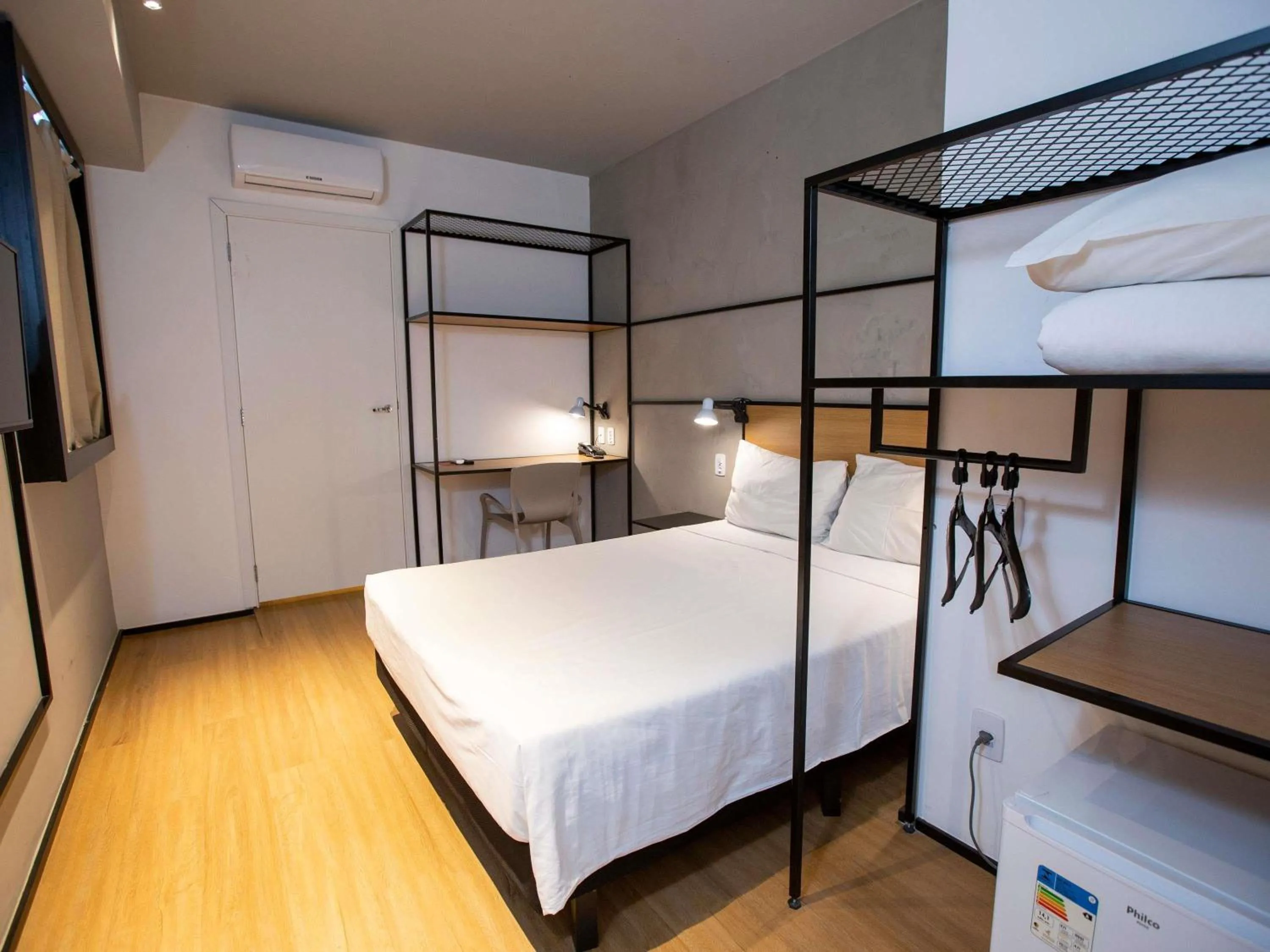 Bedroom, Bed in ibis Cuiaba Shopping