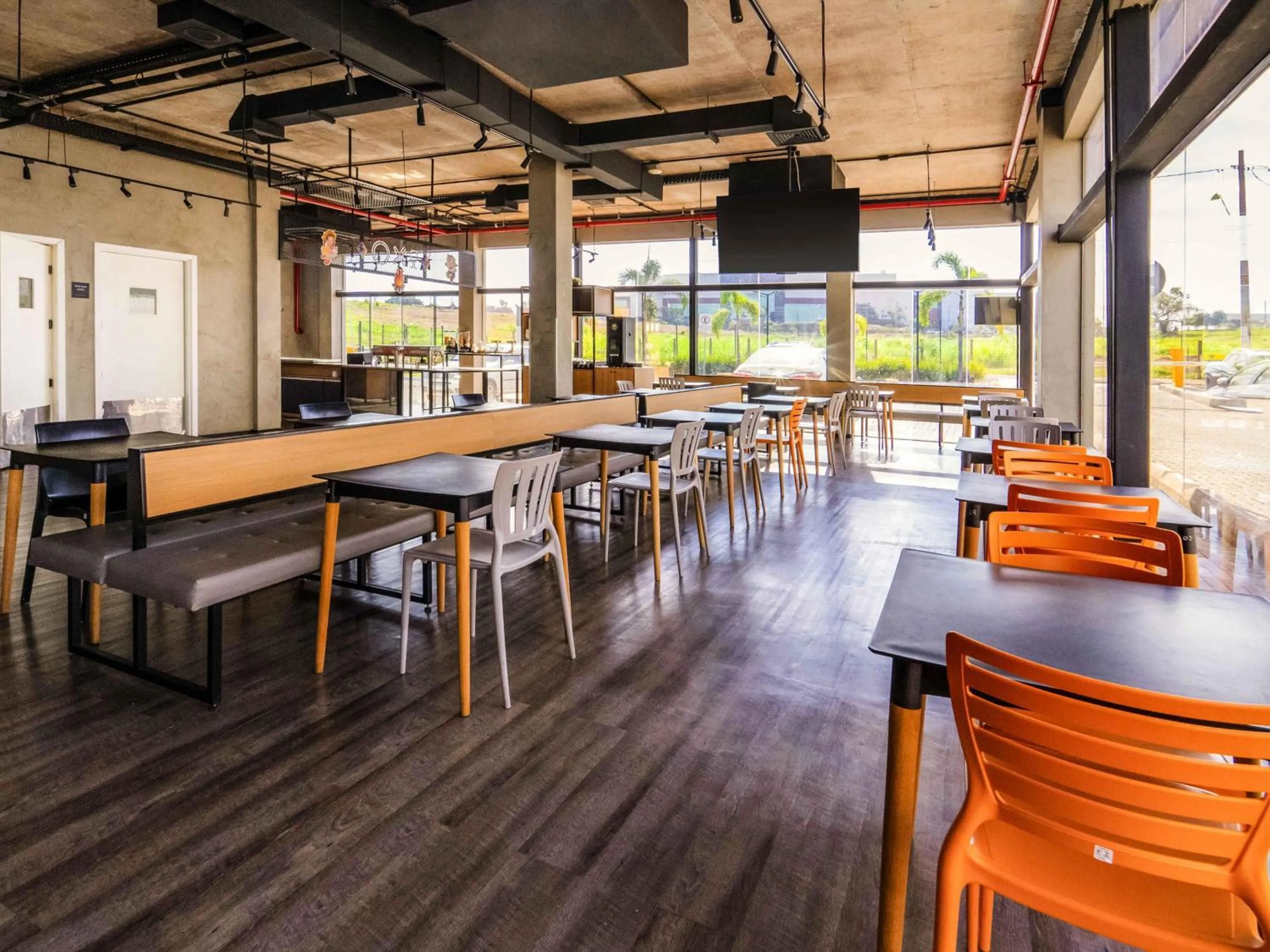 Restaurant/places to eat in ibis Cuiaba Shopping