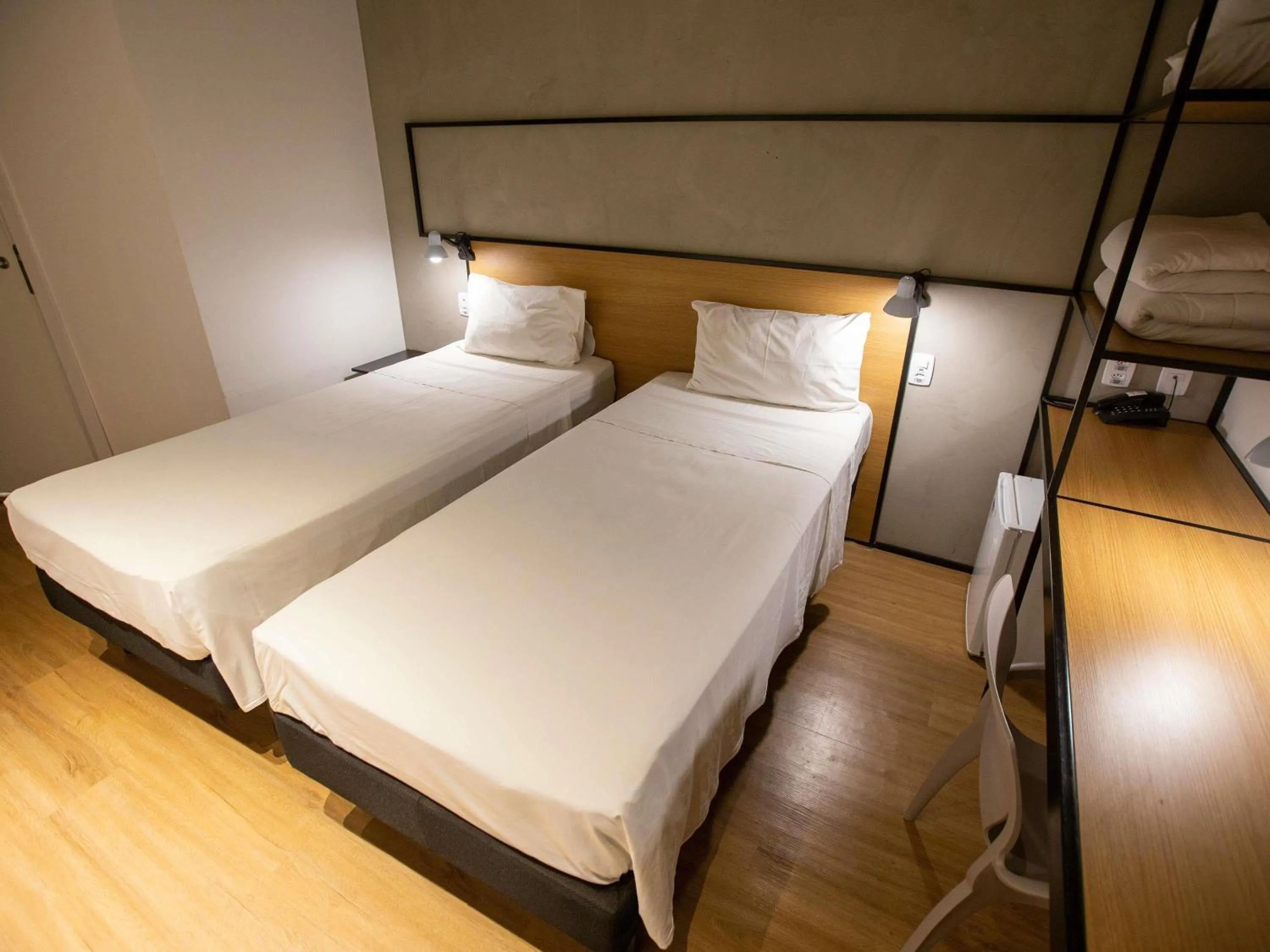 Bedroom, Bed in ibis Cuiaba Shopping
