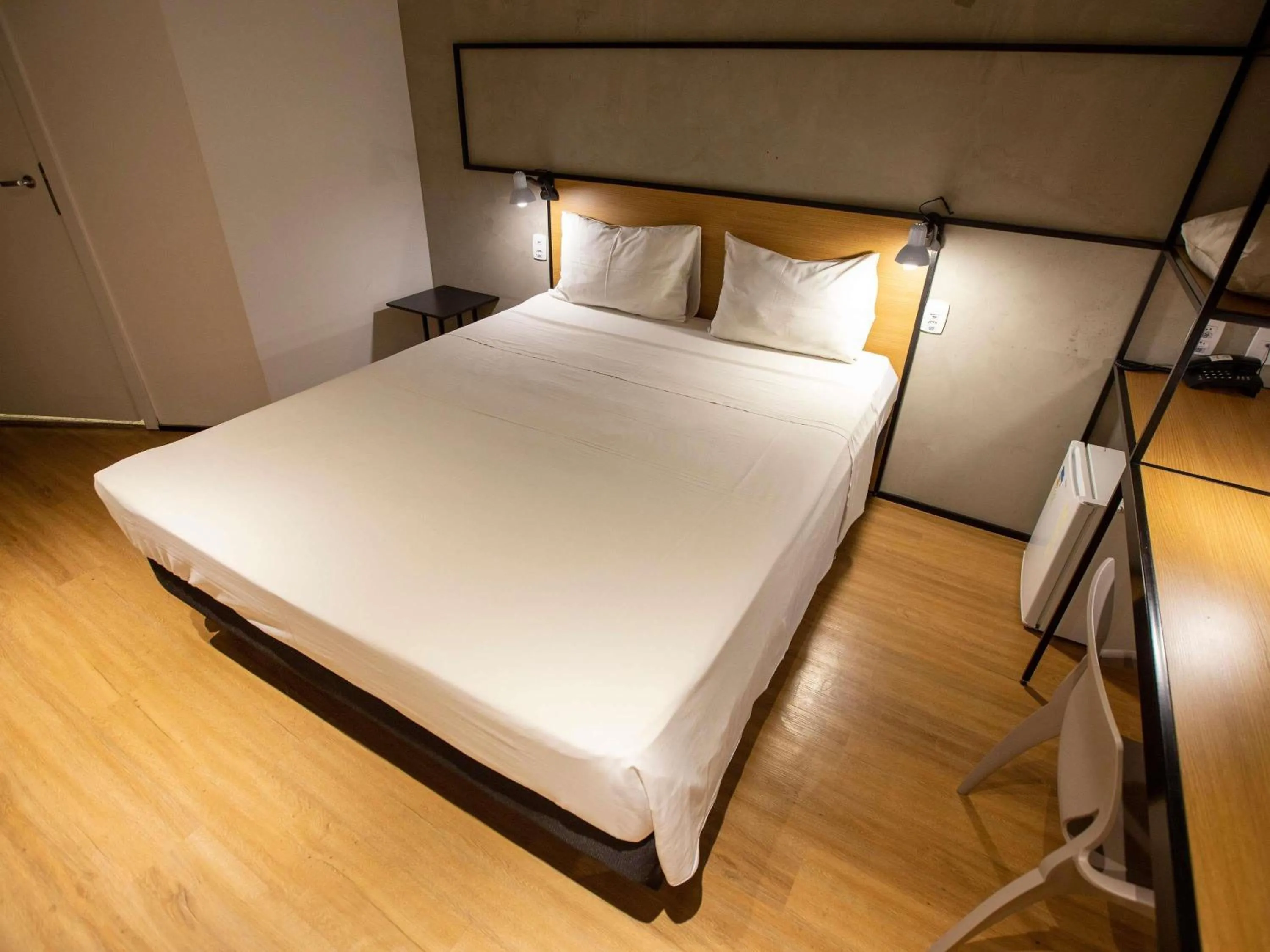 Bedroom, Bed in ibis Cuiaba Shopping