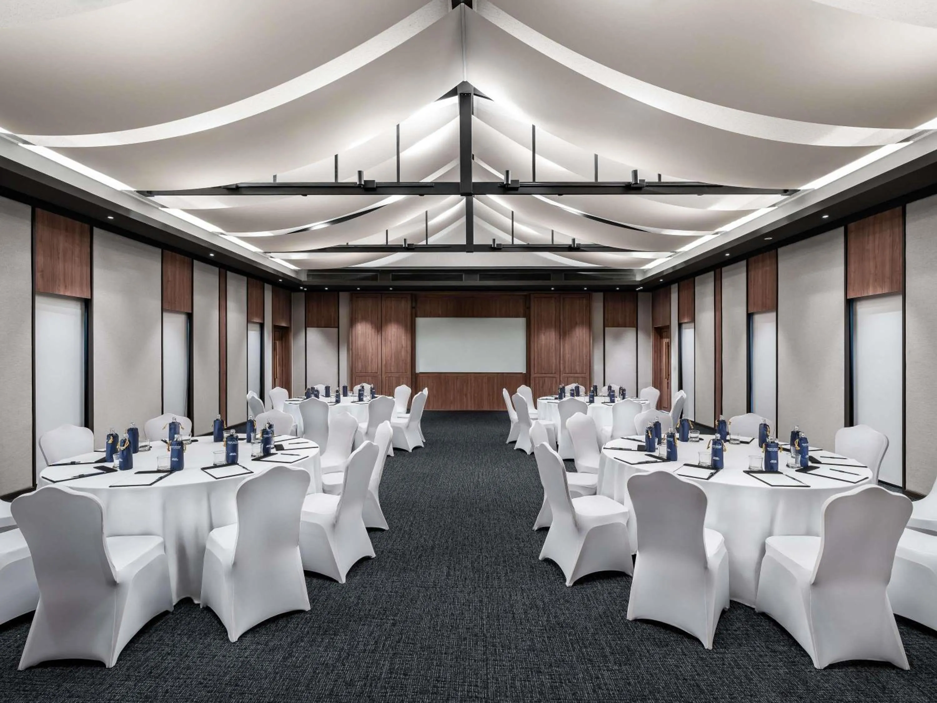 Meeting/conference room in Grand Mercure Khao Lak Bangsak