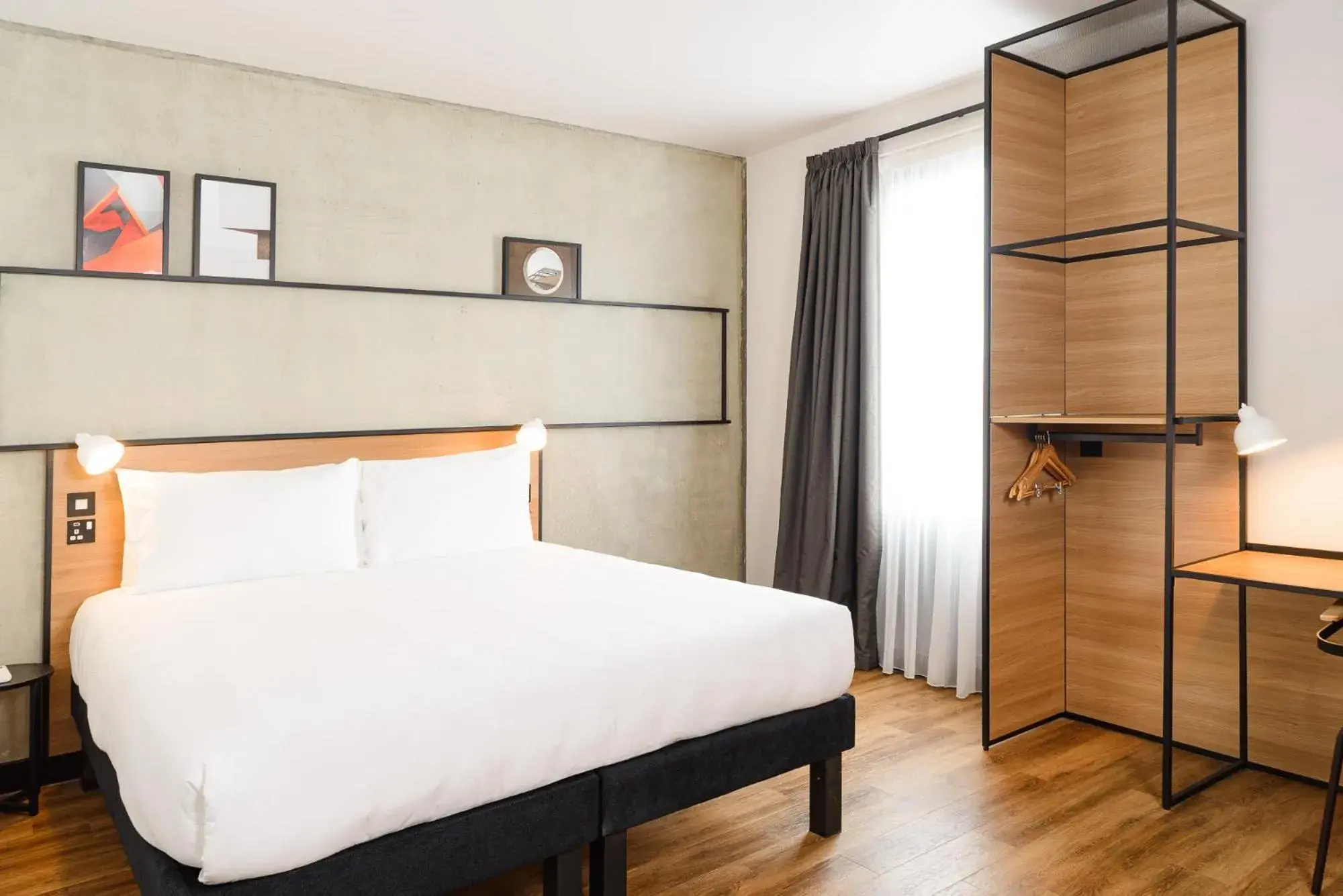 Accessible Double Room in ibis Bridgwater, M5 Jct23 Accessible Double Room in ibis Bridgwater, M5 Jct23