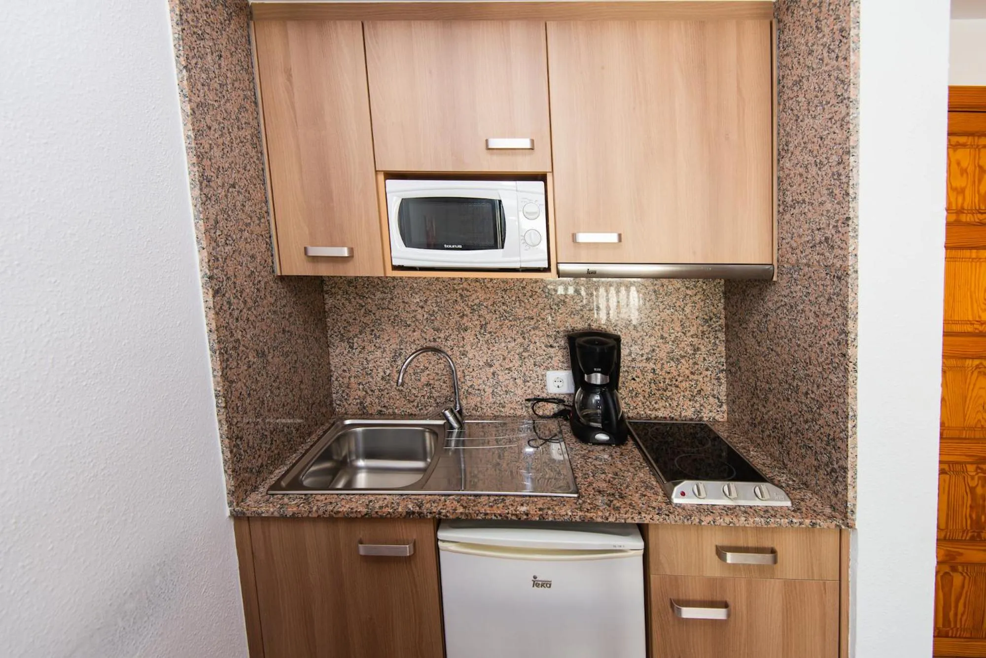 Kitchen or kitchenette in Apartamentos Quijote Park
