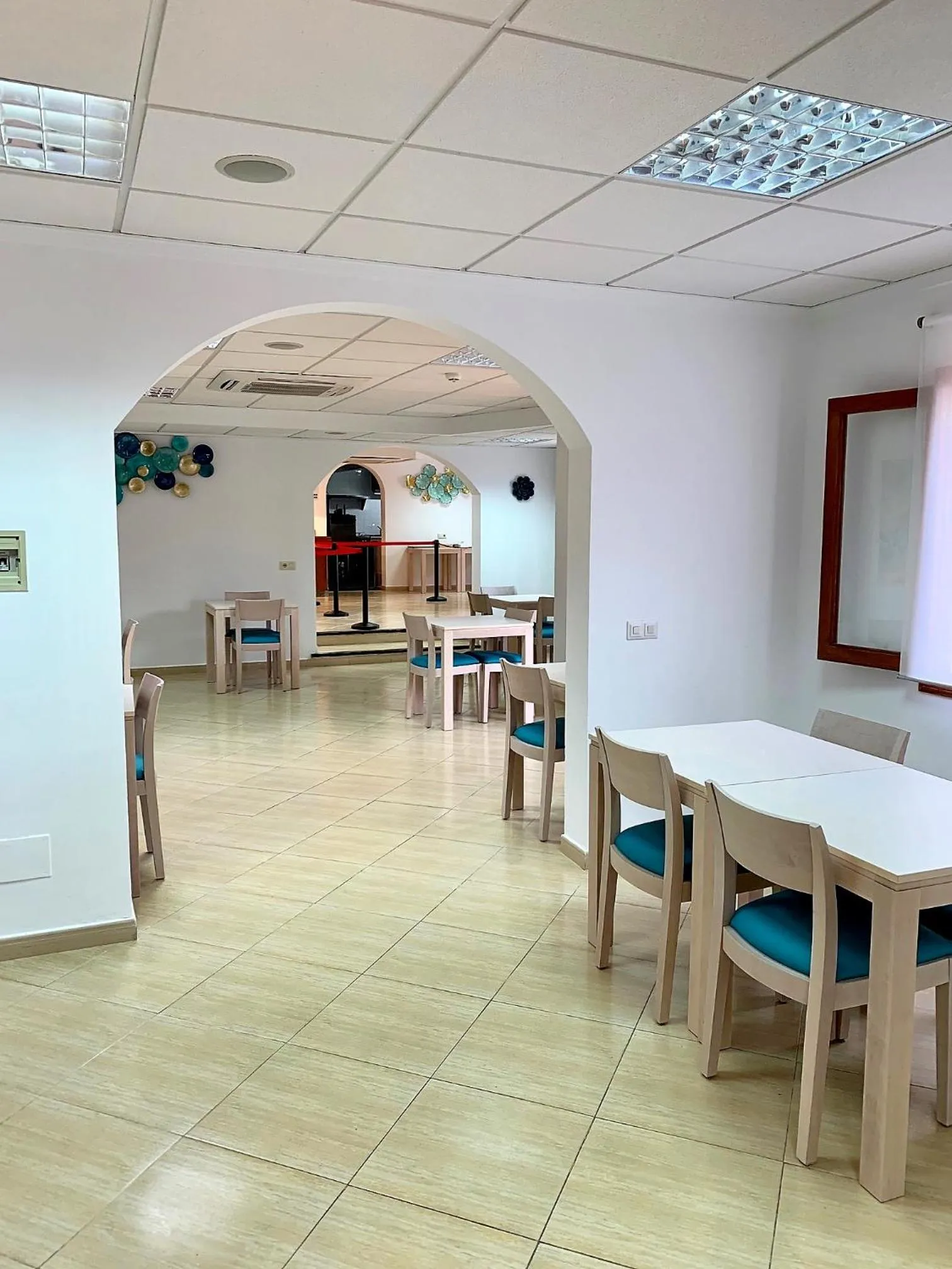 Restaurant/places to eat in Apartamentos Quijote Park