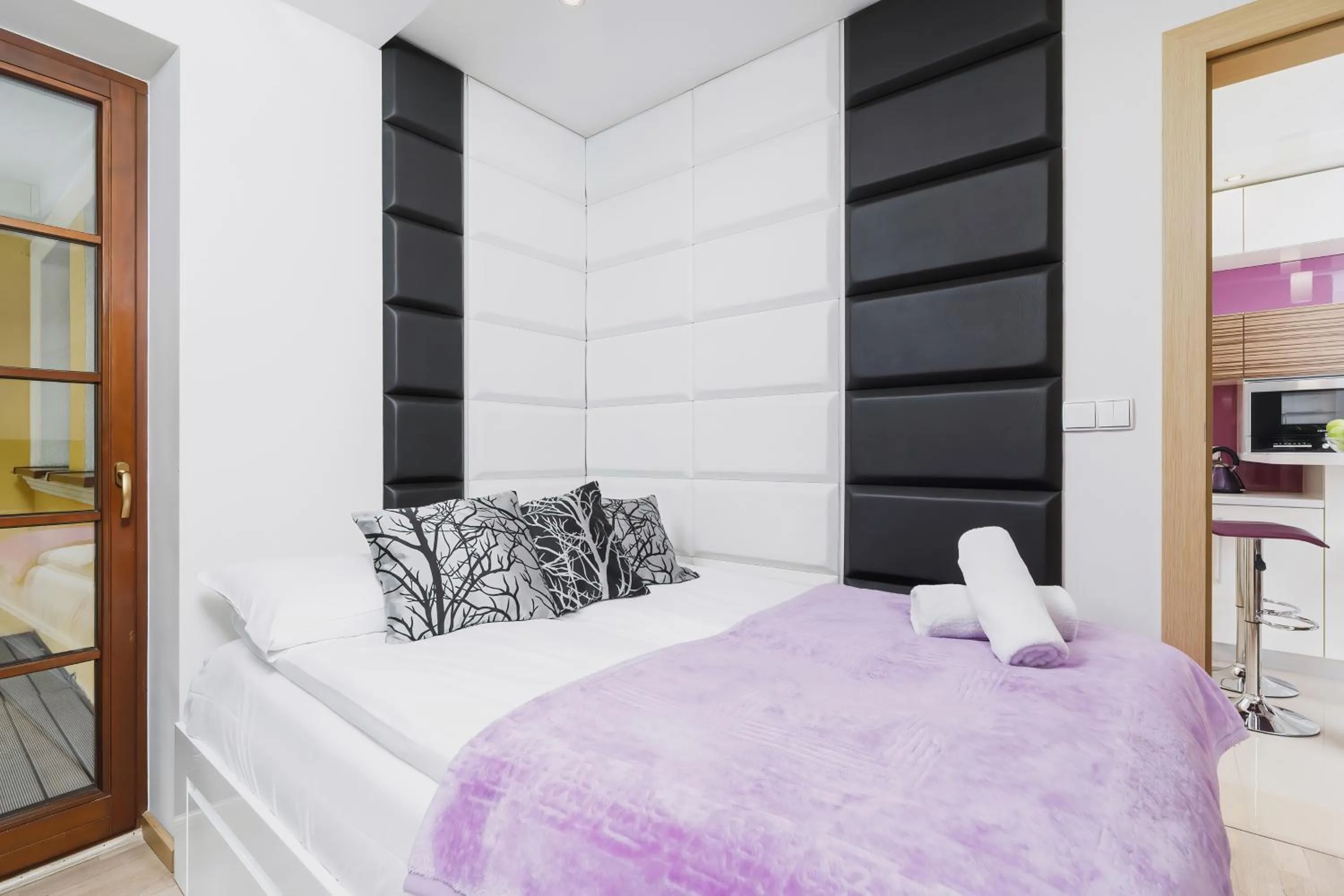 Bed in Apartament Neapol Rezydencja Sienkiewicza by Noclegi Renters