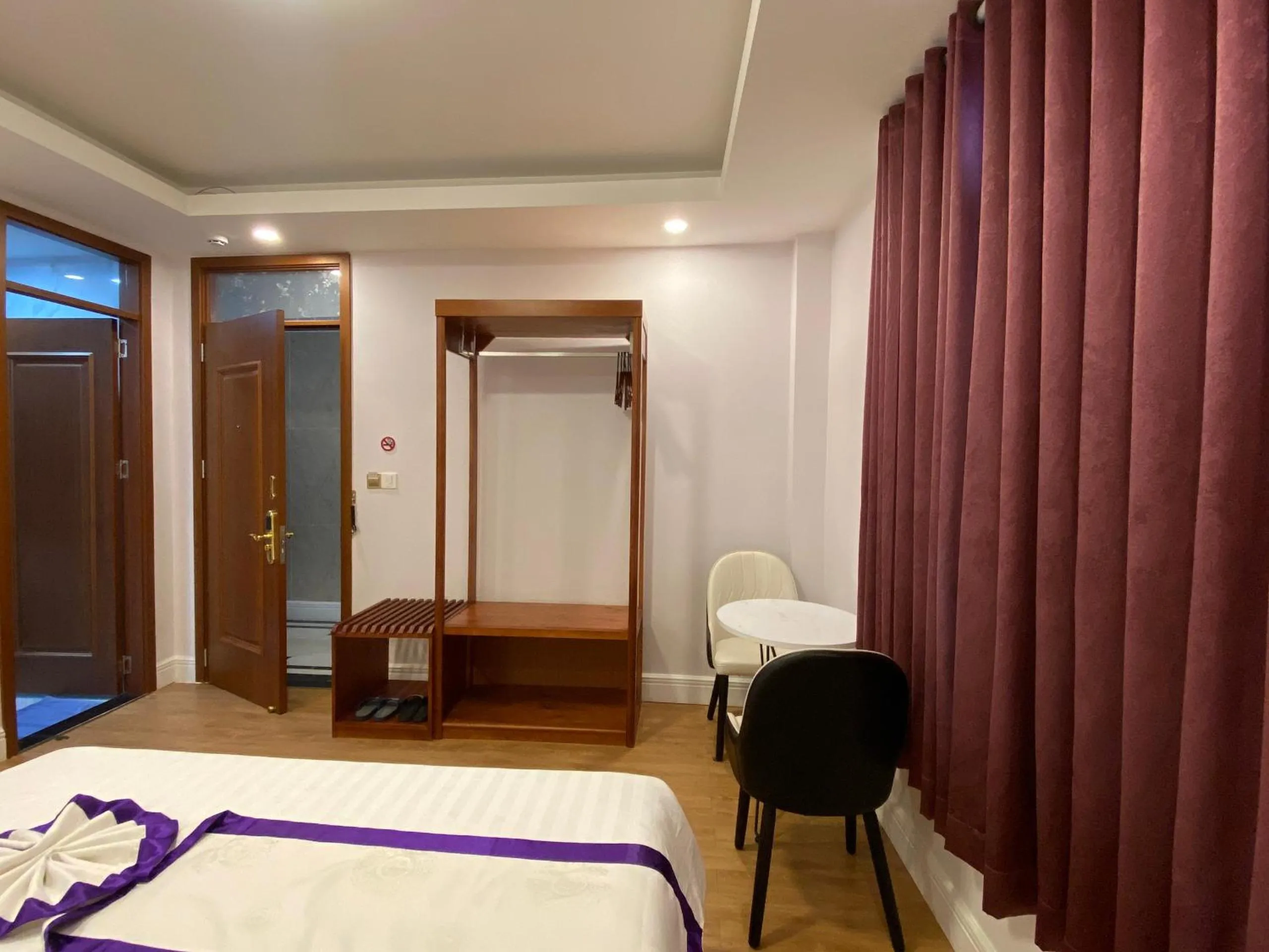 Communal lounge/ TV room, Bed in Peach Valley Hotel Dalat