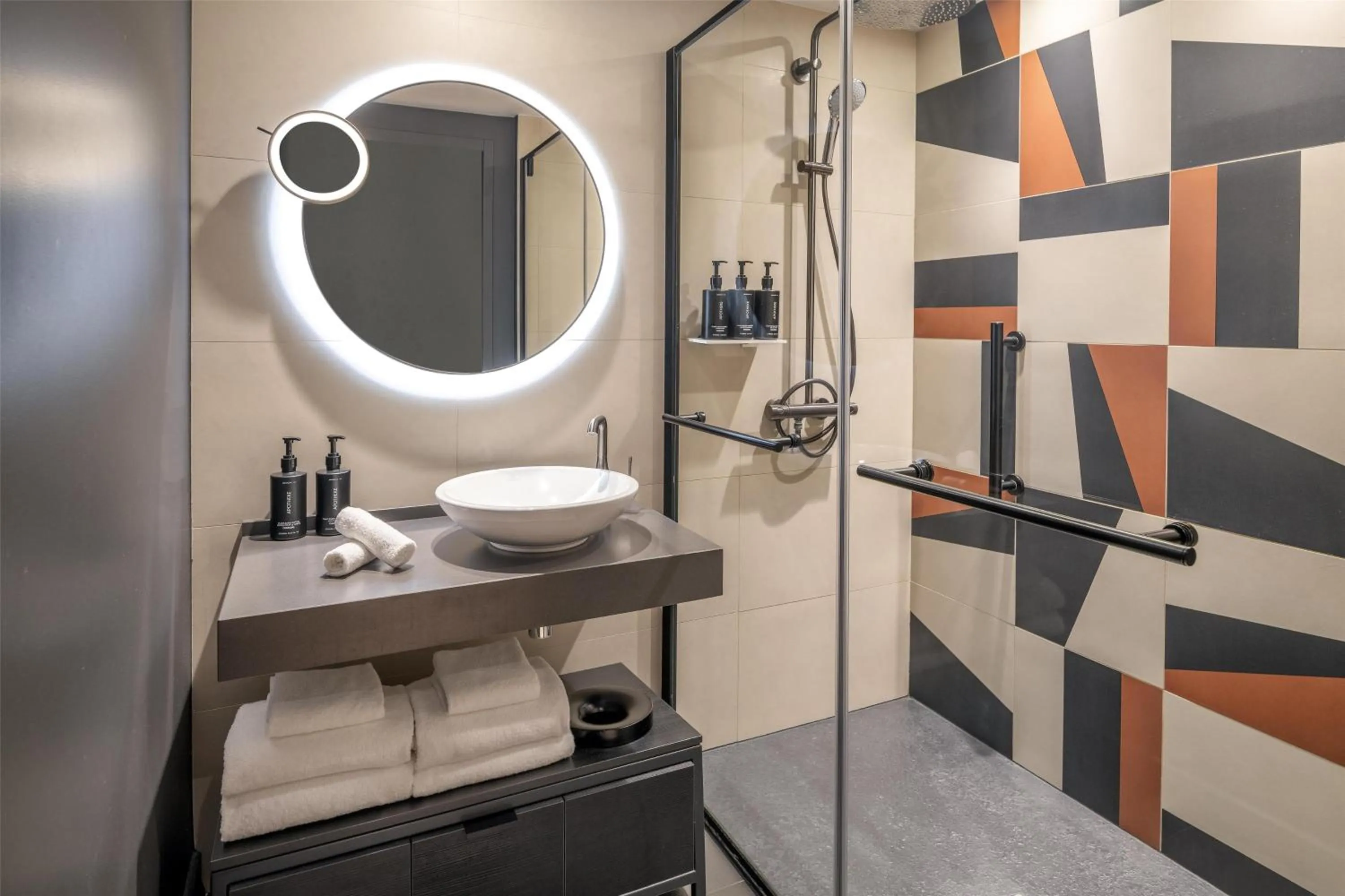 Bathroom in Canopy By Hilton Paris Eiffel Tower