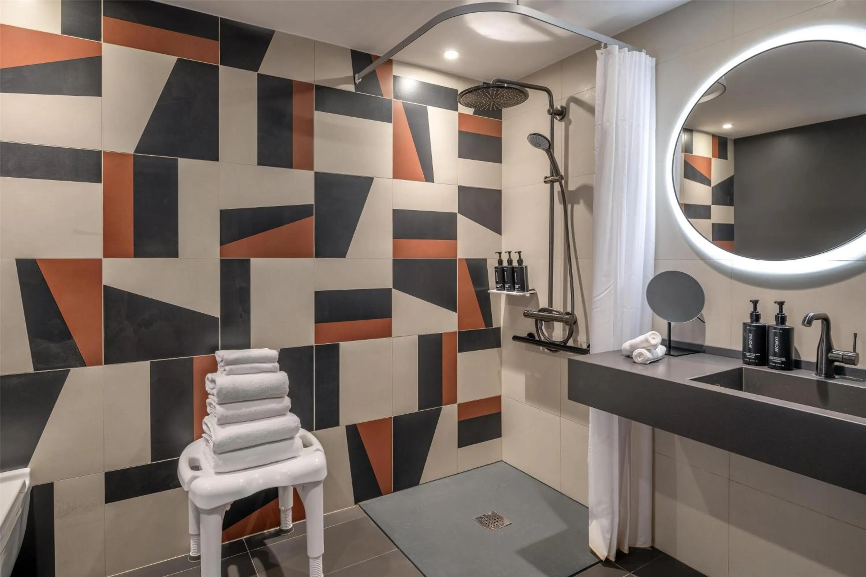 Bathroom in Canopy By Hilton Paris Eiffel Tower