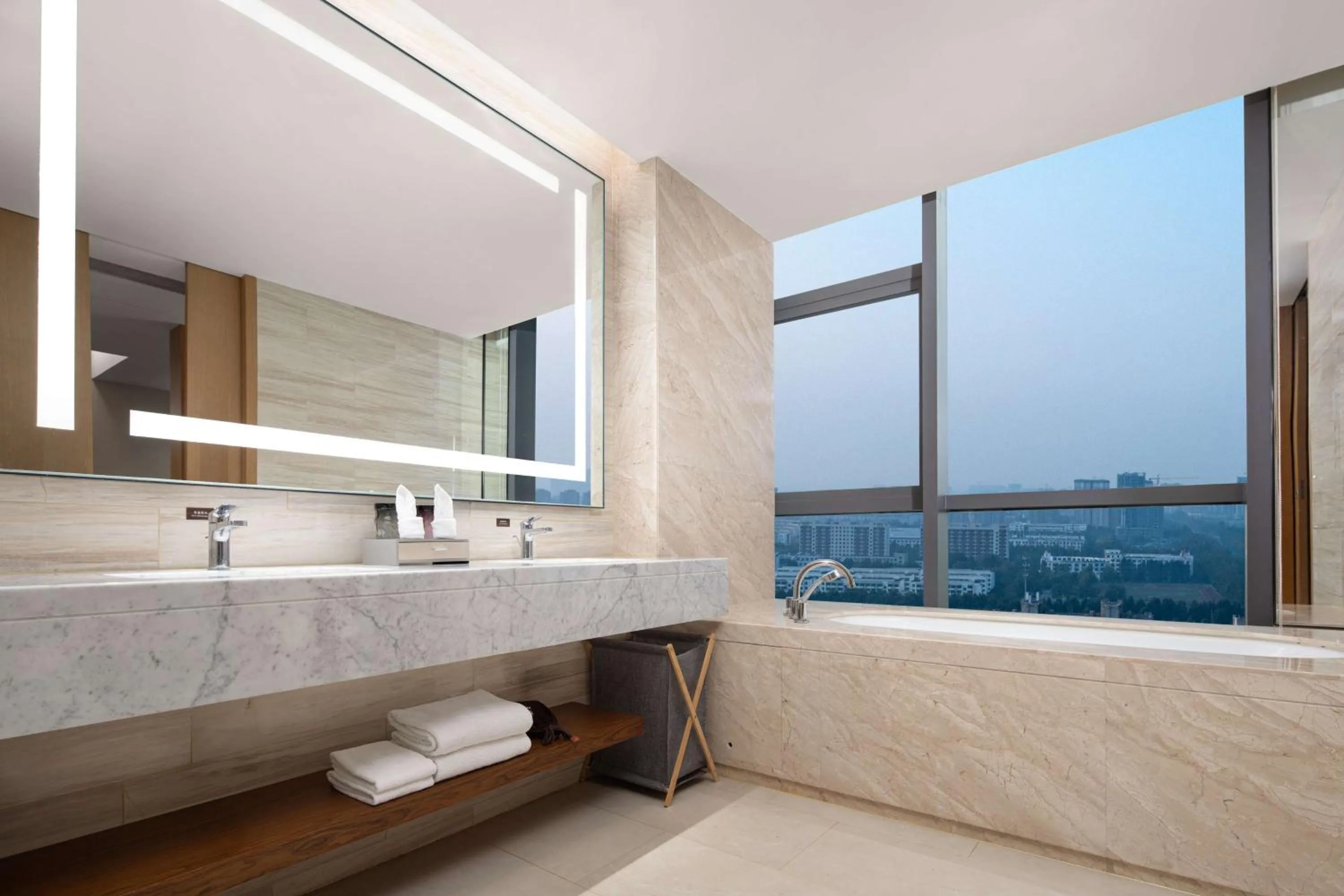 Bathroom in Hilton Garden Inn Zibo Zhangdian