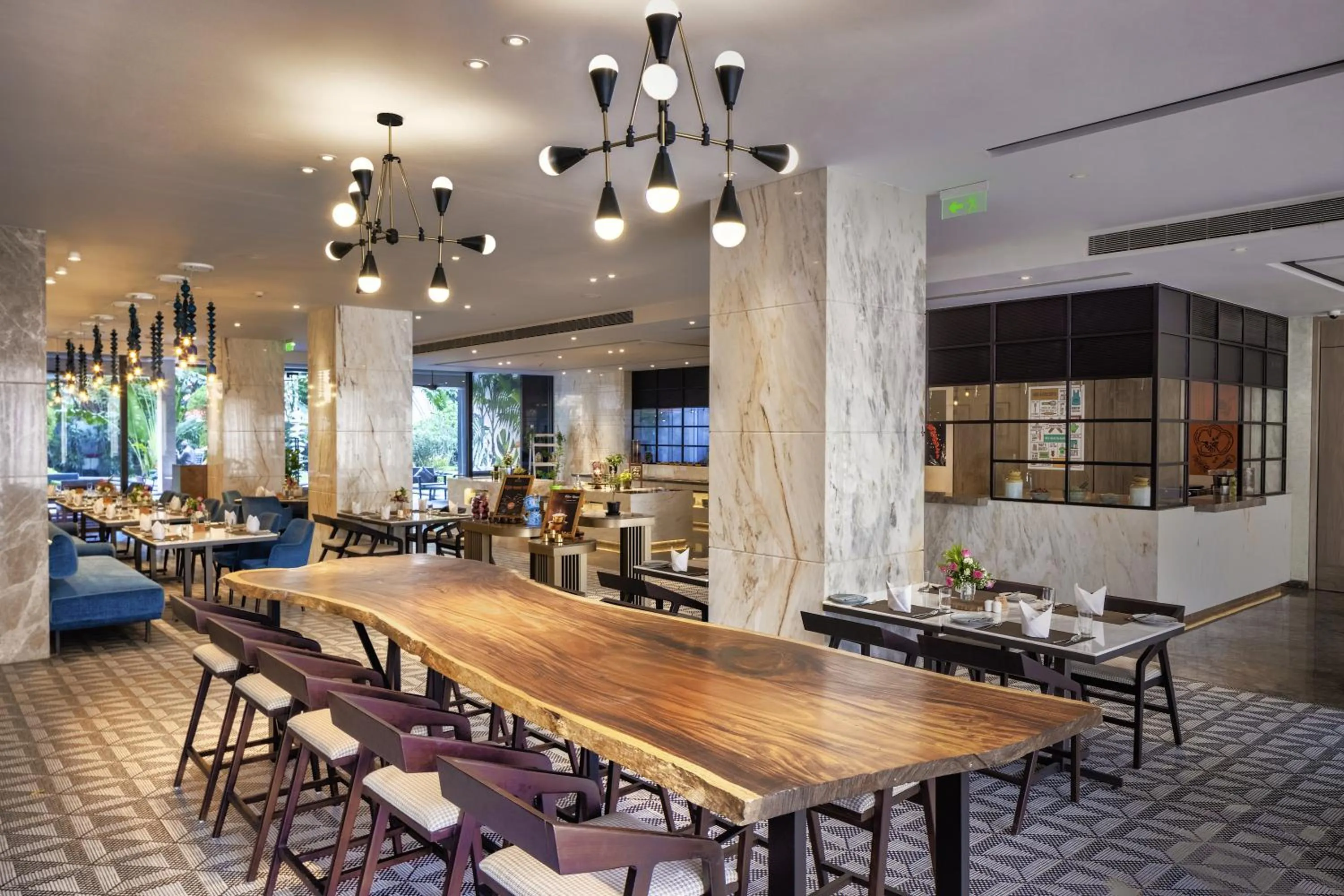 Restaurant/places to eat in Radisson Blu Mumbai International Airport