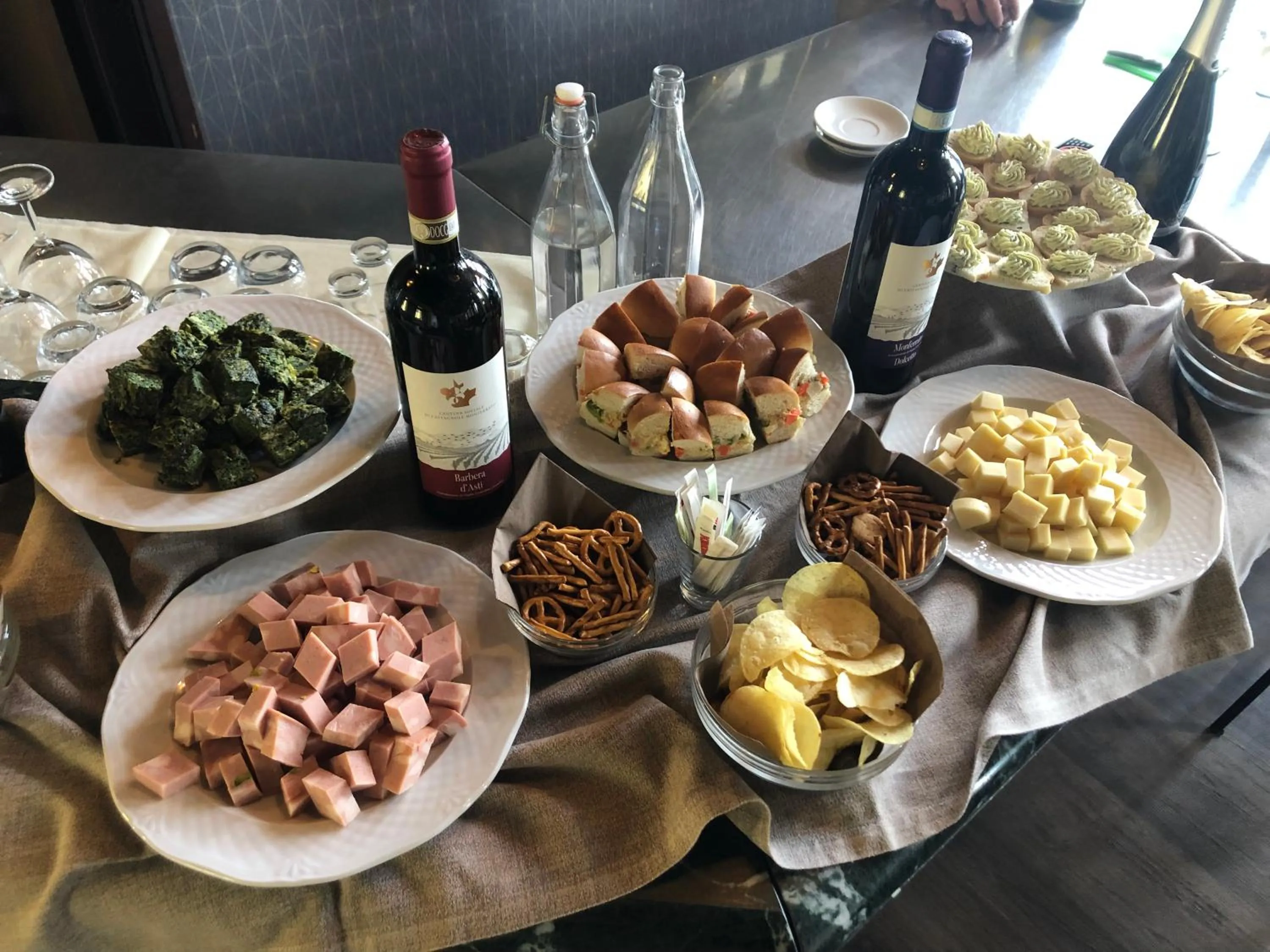 Pràcatinat Hotel & Restaurant