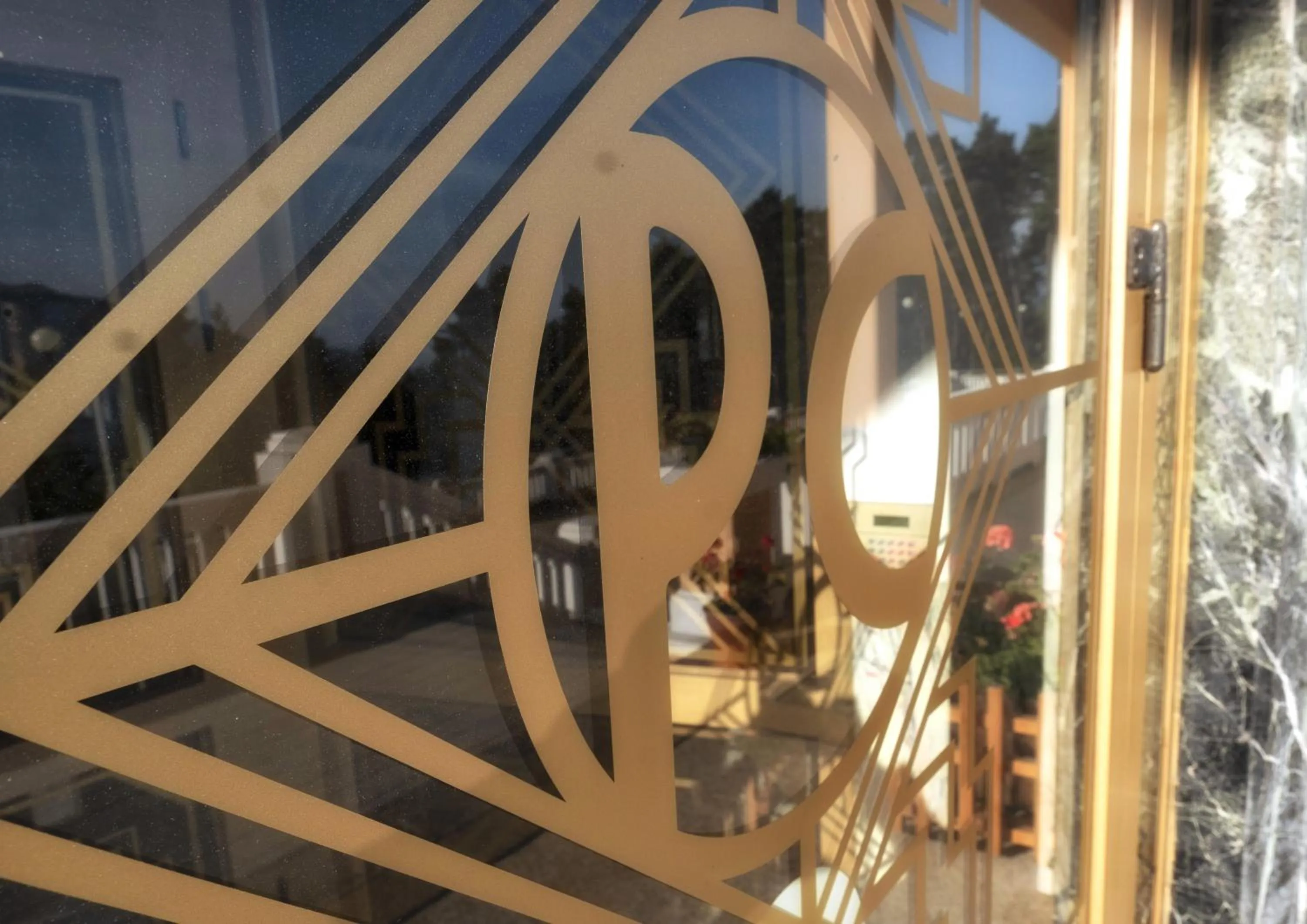 Facade/entrance in Pràcatinat Hotel & Restaurant