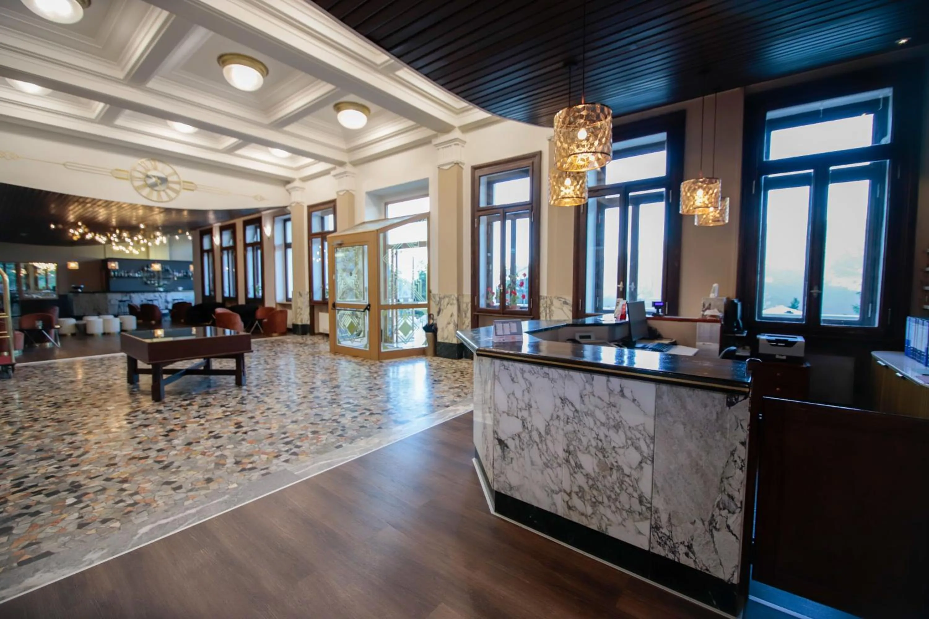 Pràcatinat Hotel & Restaurant