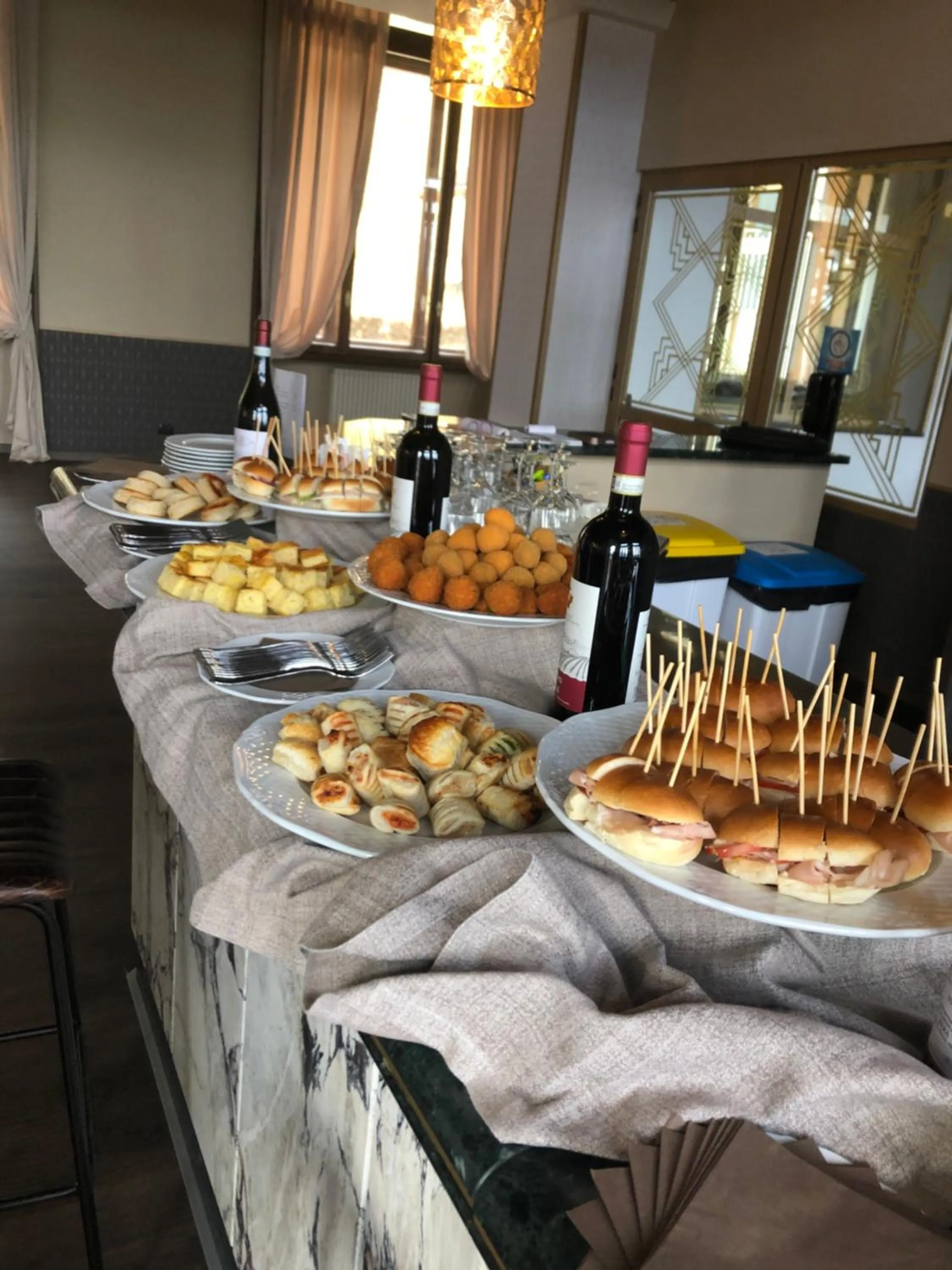 Pràcatinat Hotel & Restaurant