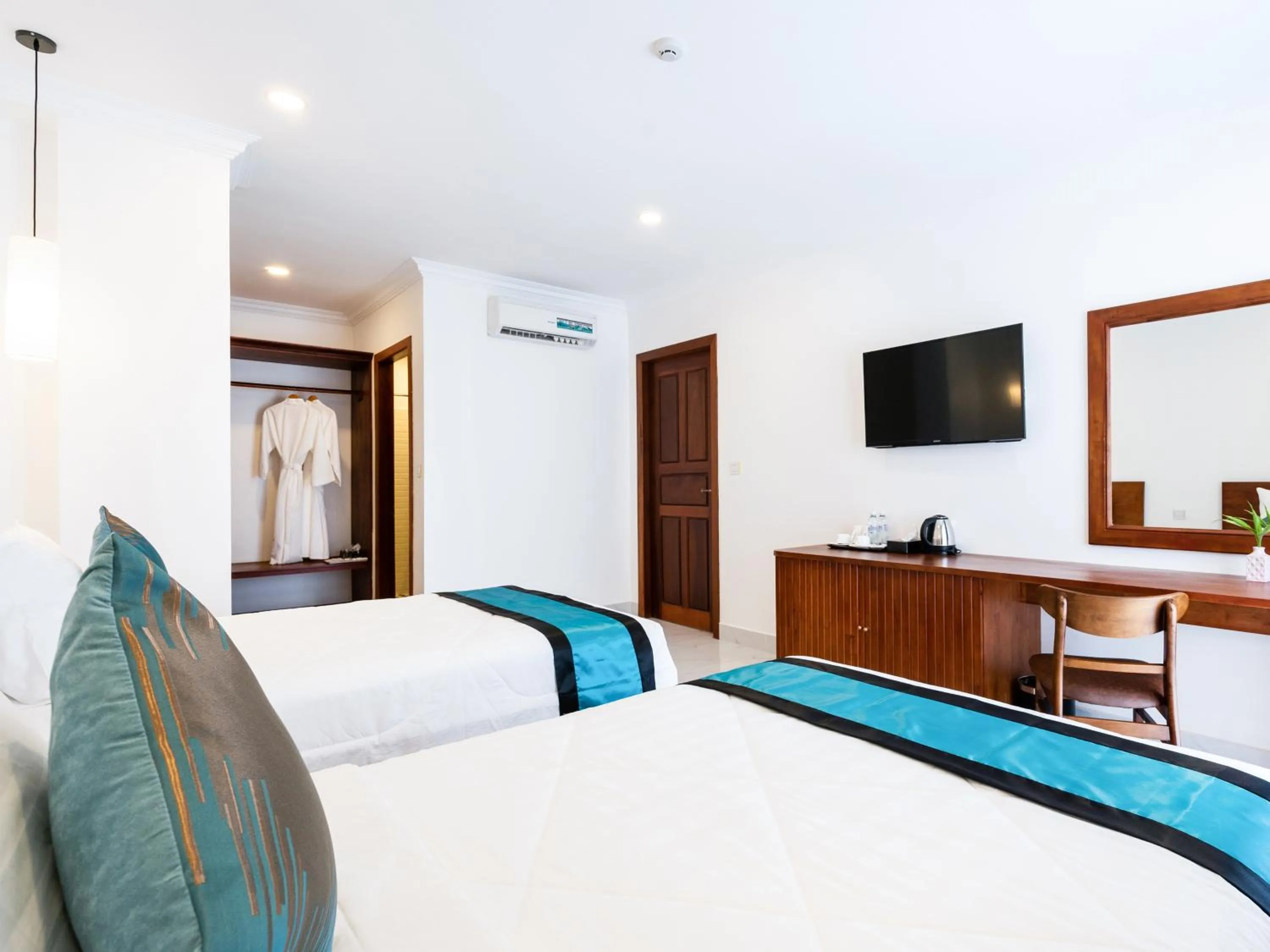 TV and multimedia, Bed in Le Kree Downtown Hotel