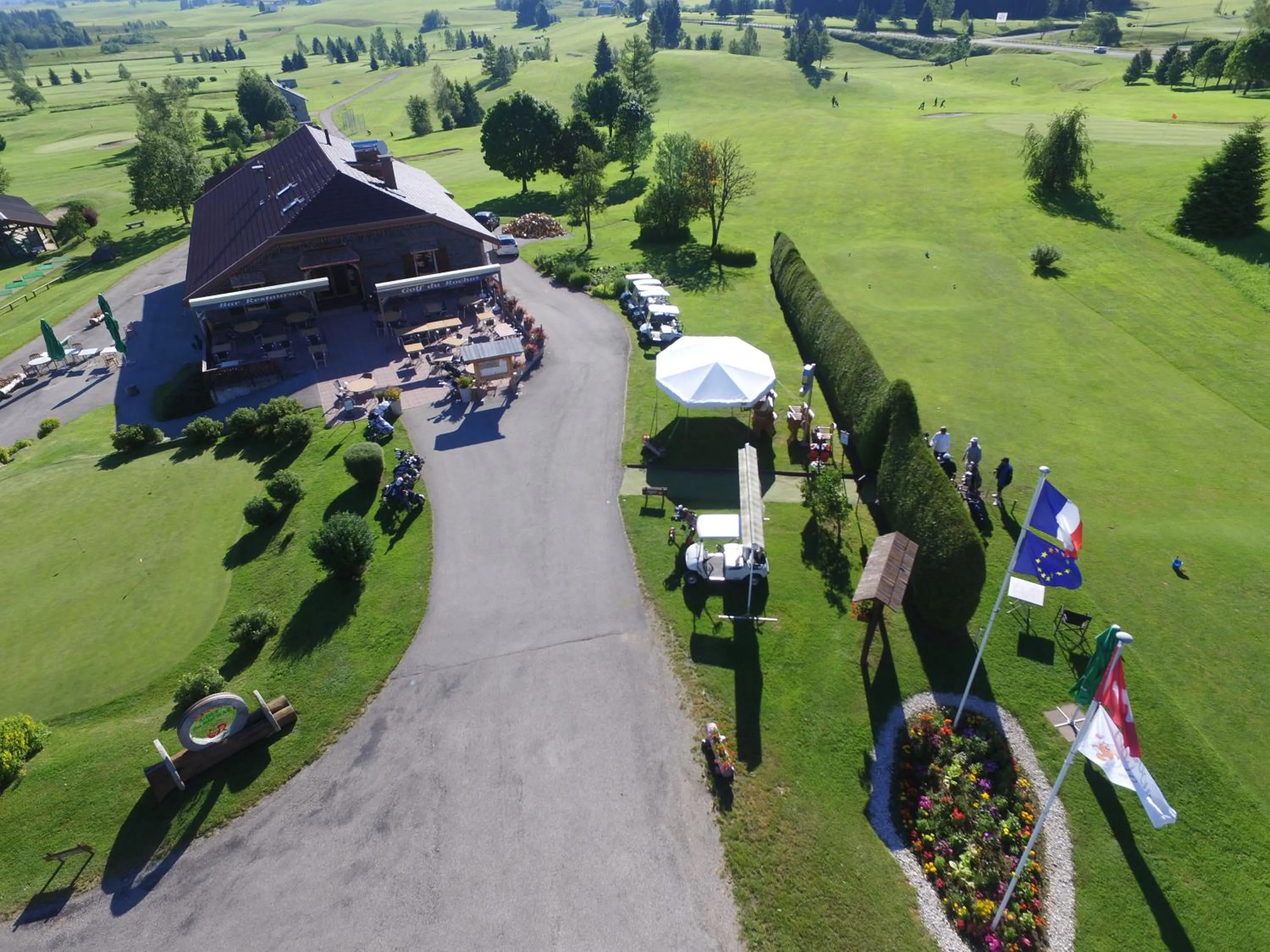 Facade/entrance in Golf du Rochat