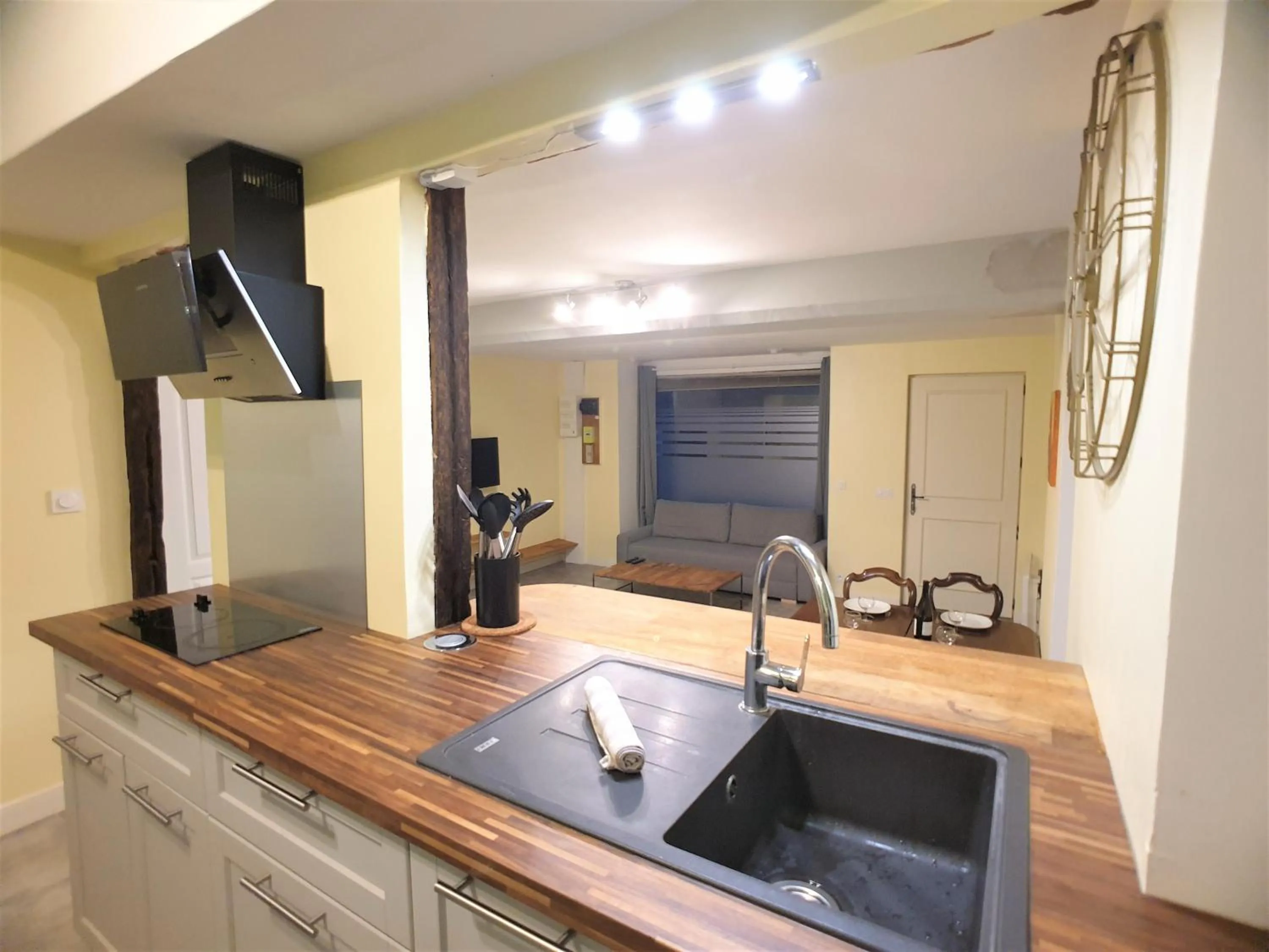 Kitchen or kitchenette in La graineterie89