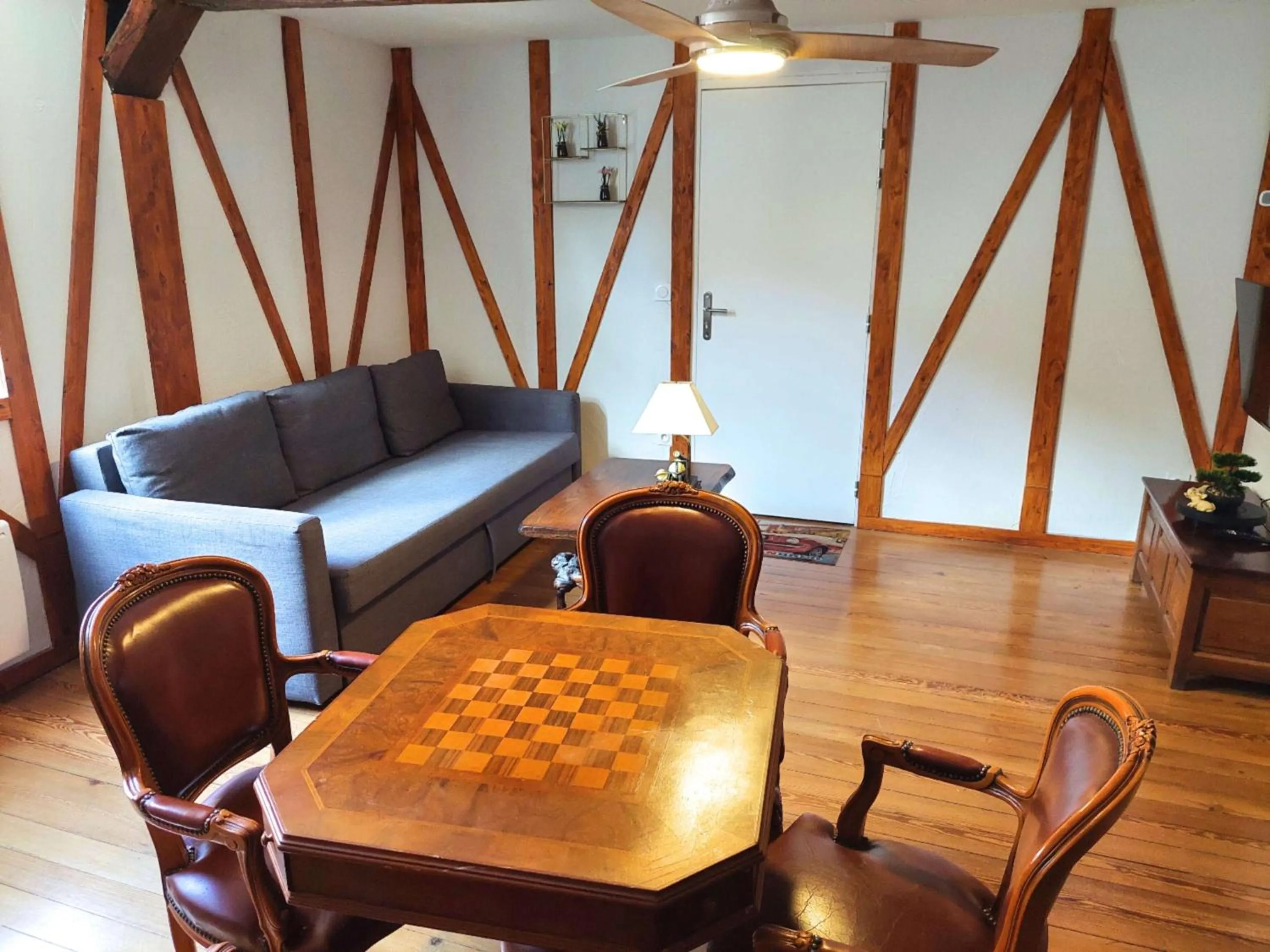 Living room, Bed in La graineterie89