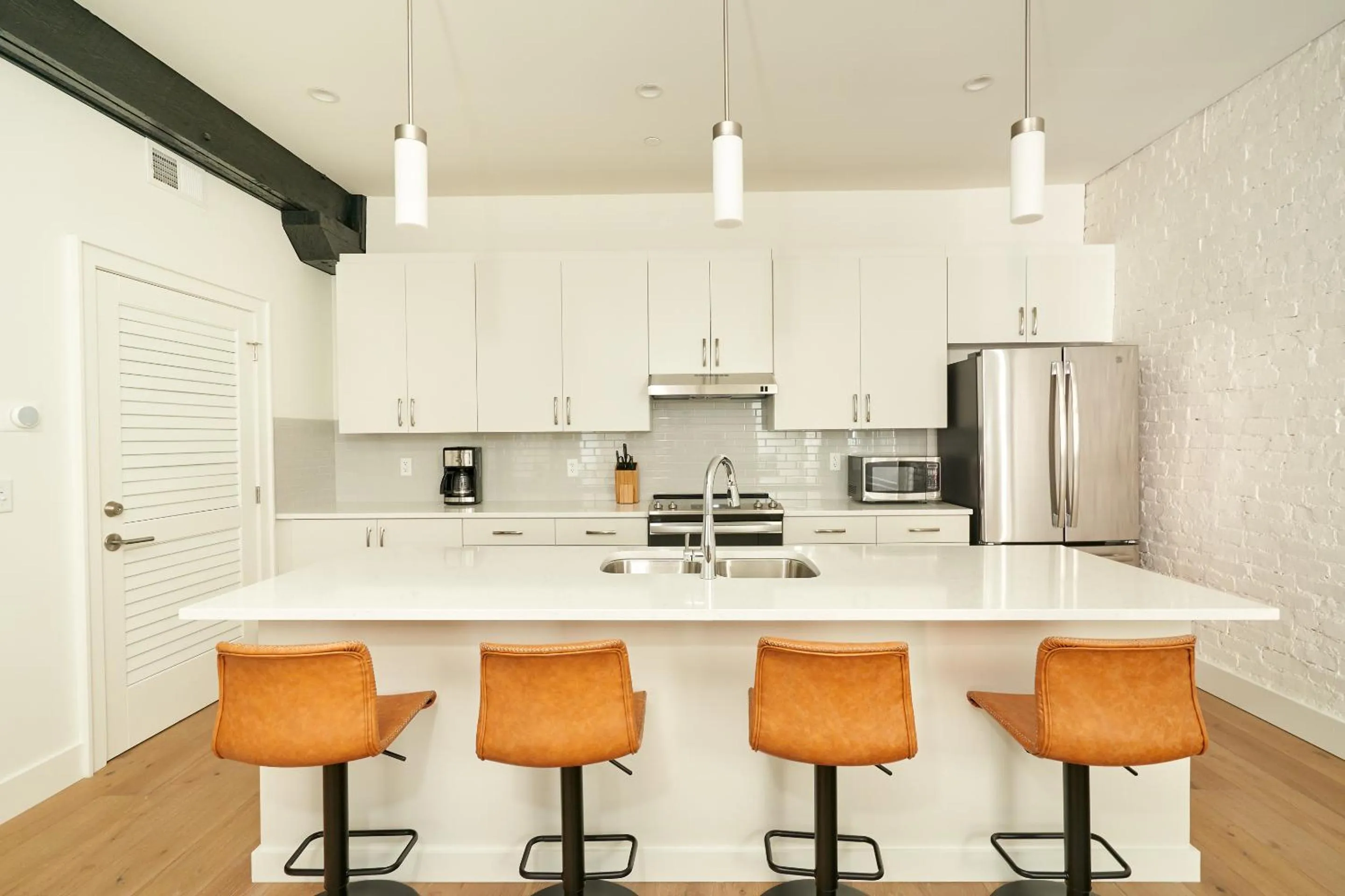 Living room in Sonder The Saddlery