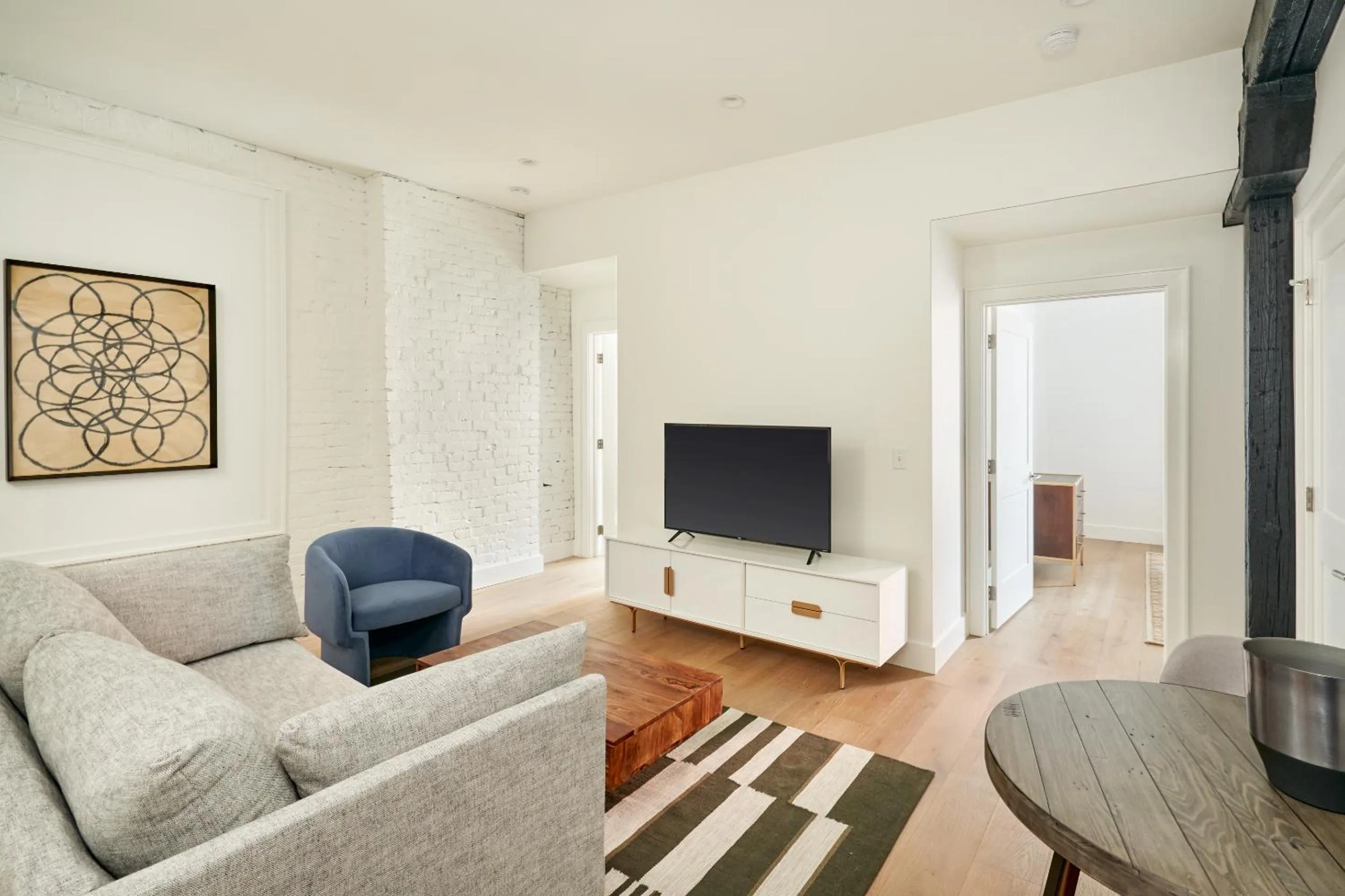 Living room in Sonder The Saddlery