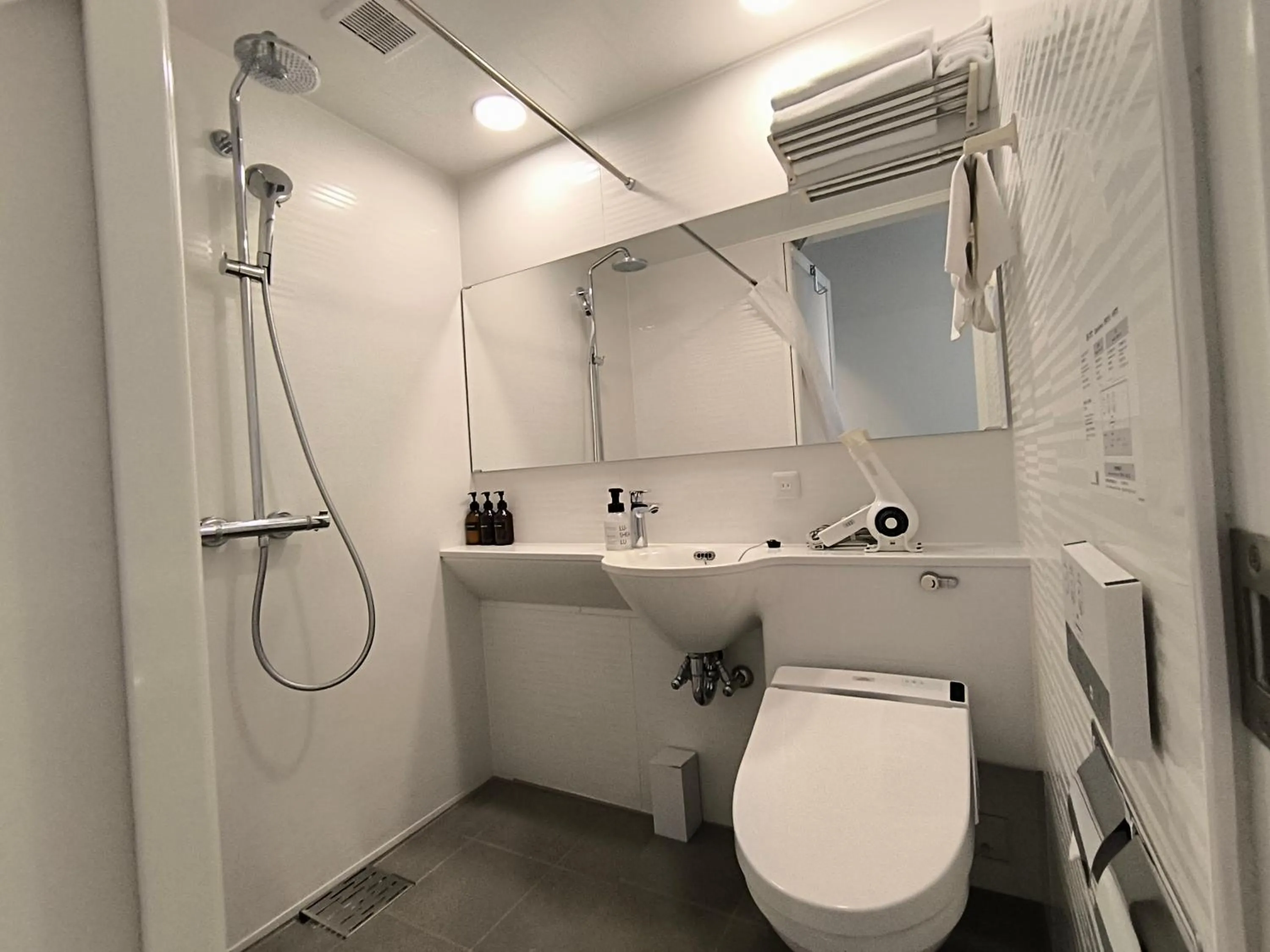 Shower in MUSTARD HOTEL SHIMOKITAZAWA