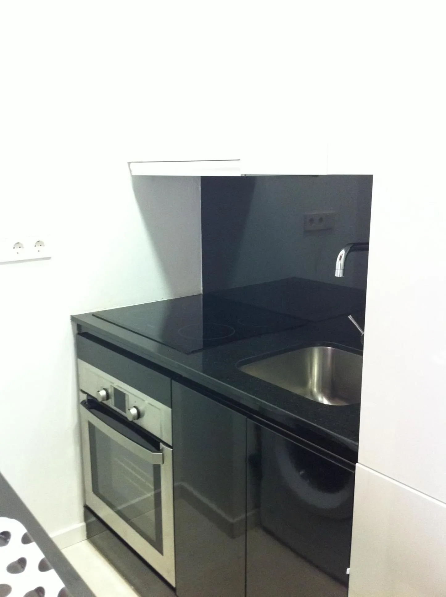 Kitchen or kitchenette in Mosen Sorell Apartments