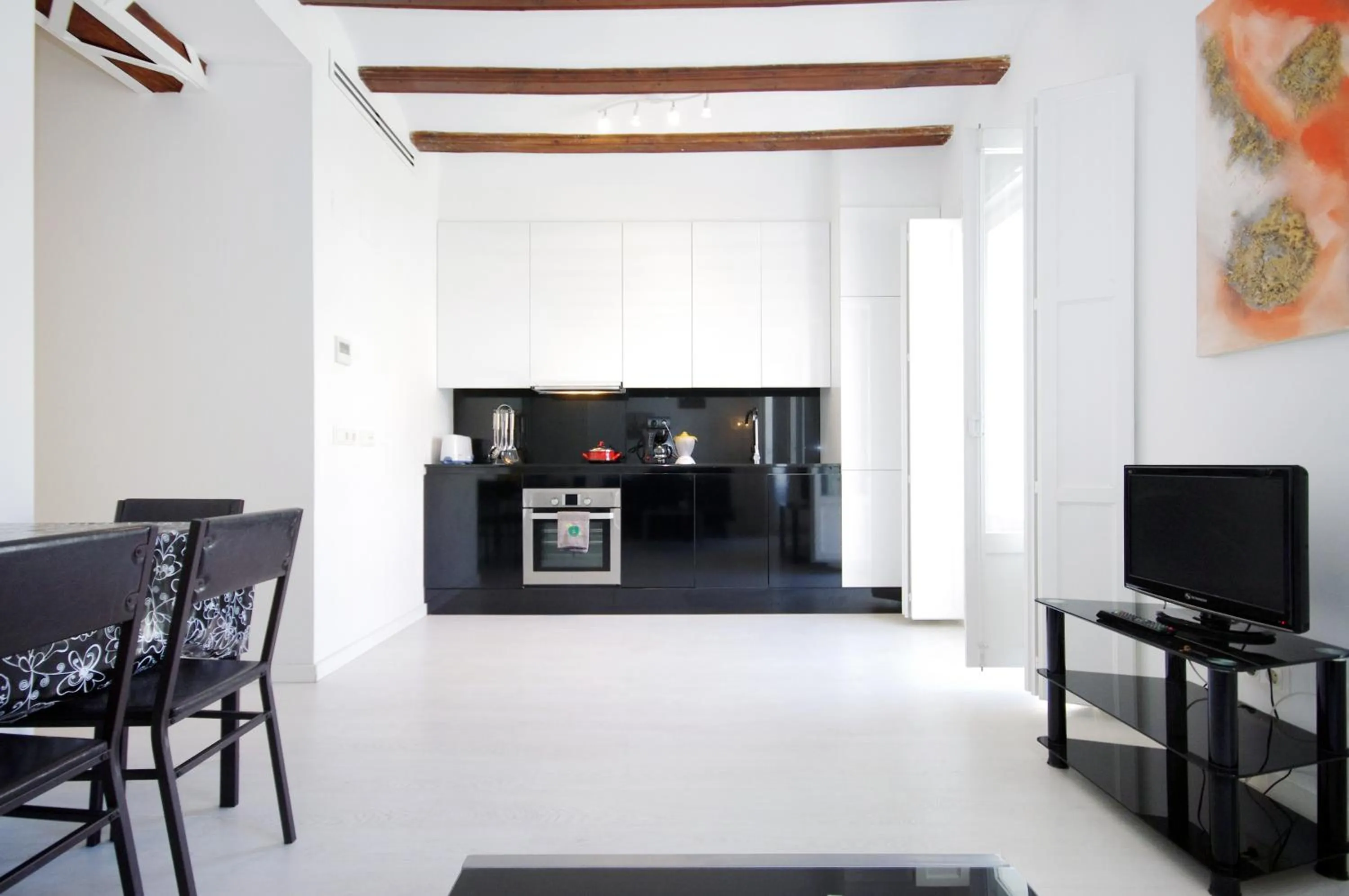 Photo of the whole room in Mosen Sorell Apartments