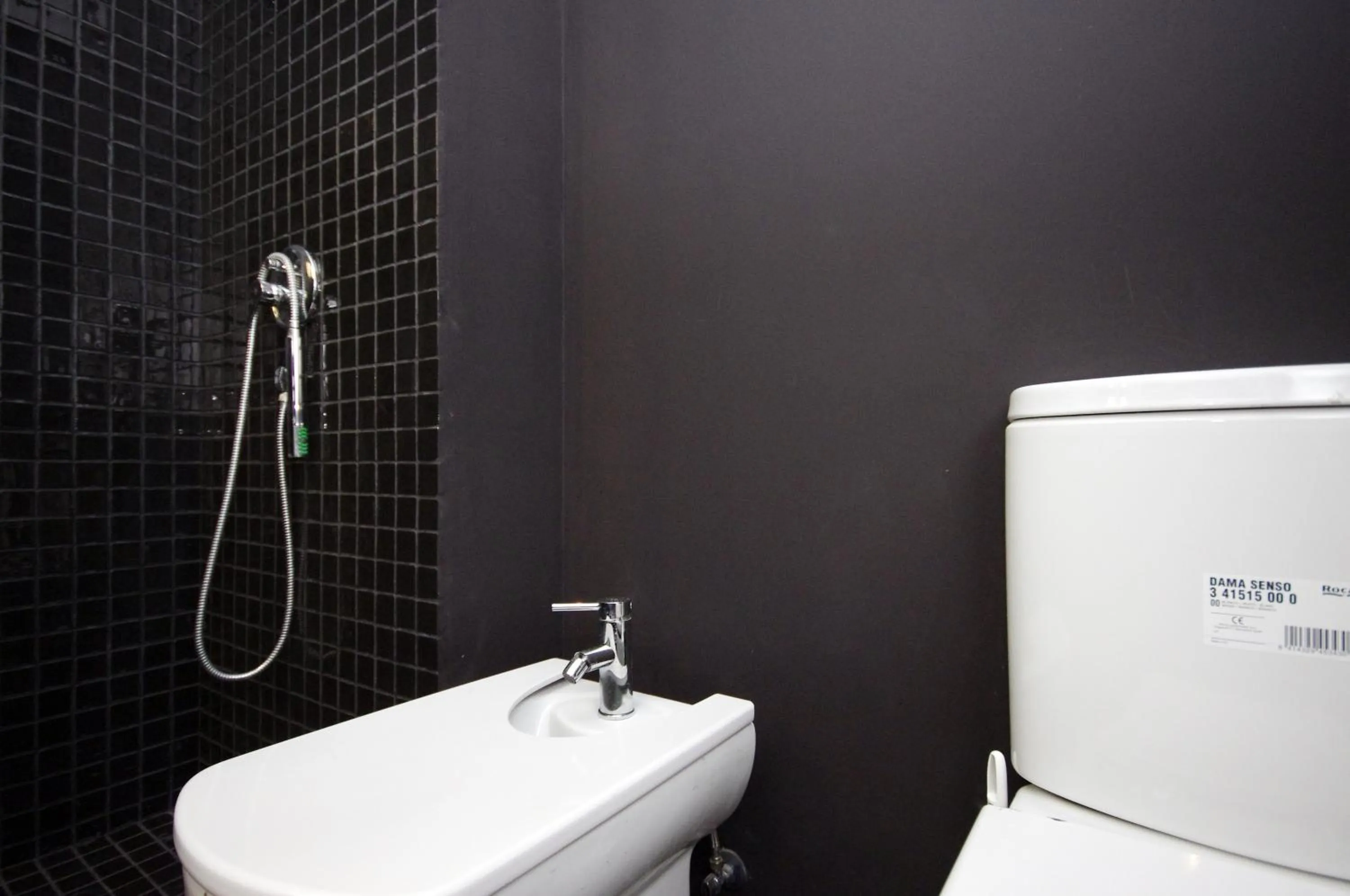 Toilet in Mosen Sorell Apartments