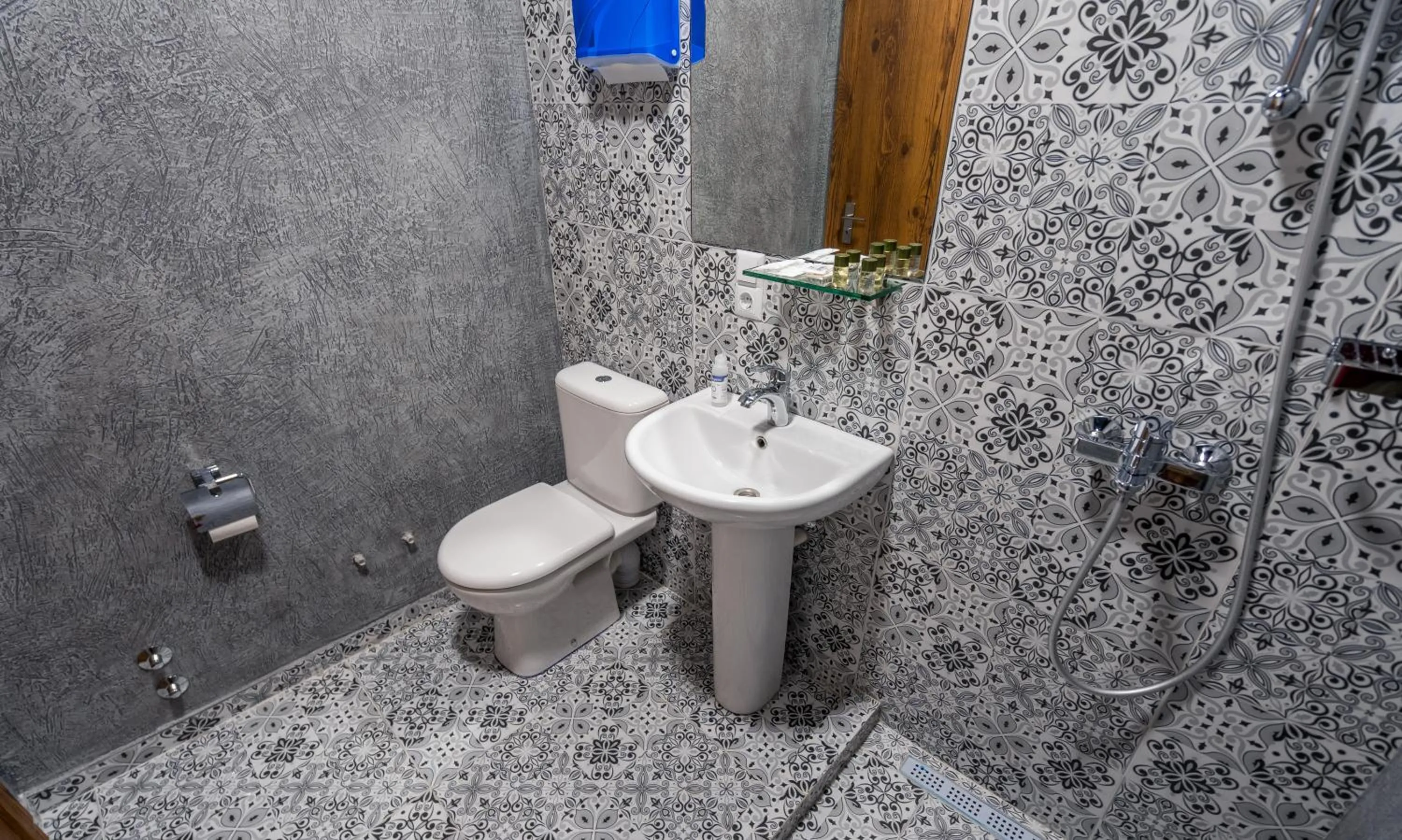 Hotel History • სასტუმრო ისტორია