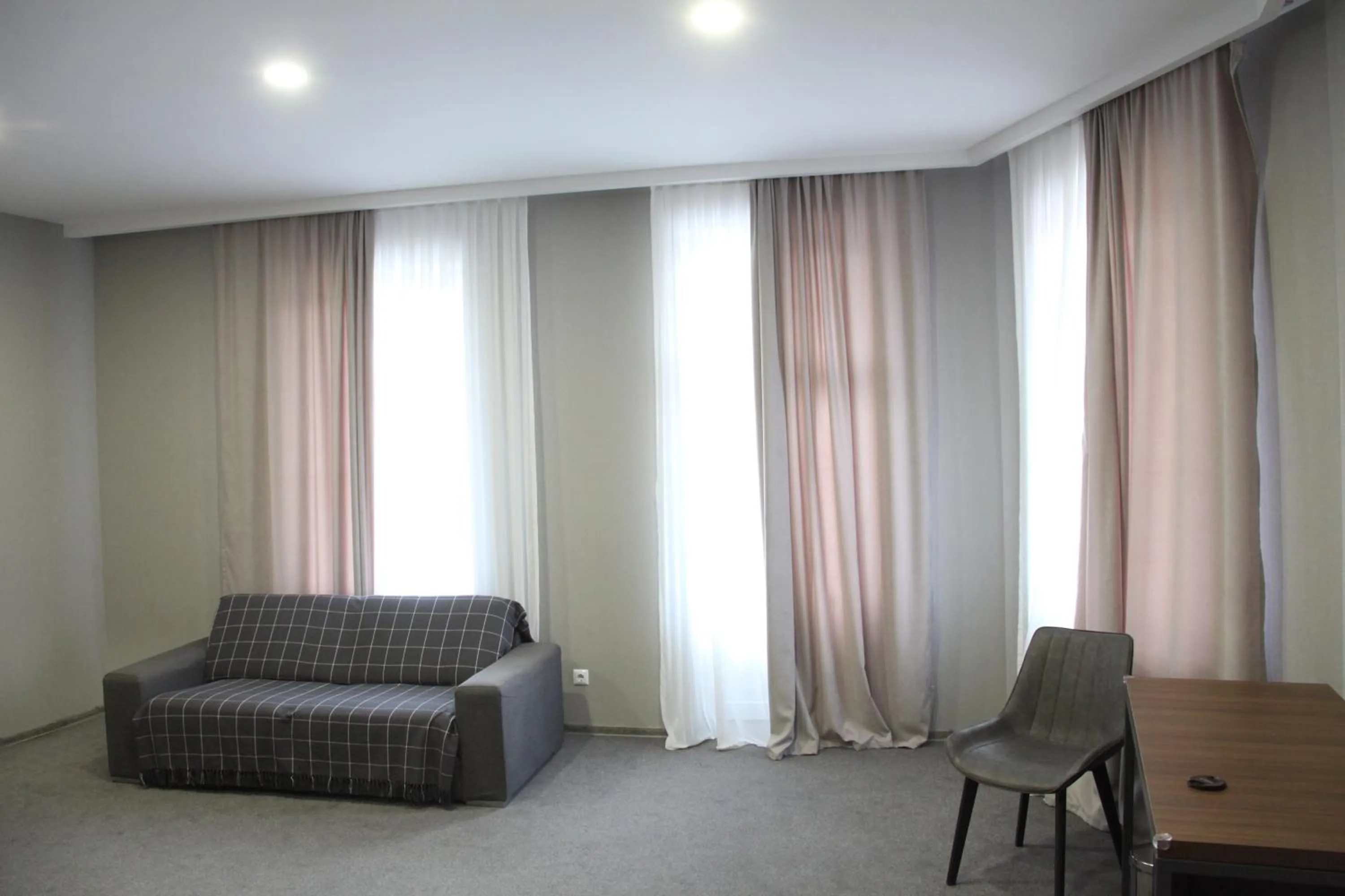 Hotel History • სასტუმრო ისტორია