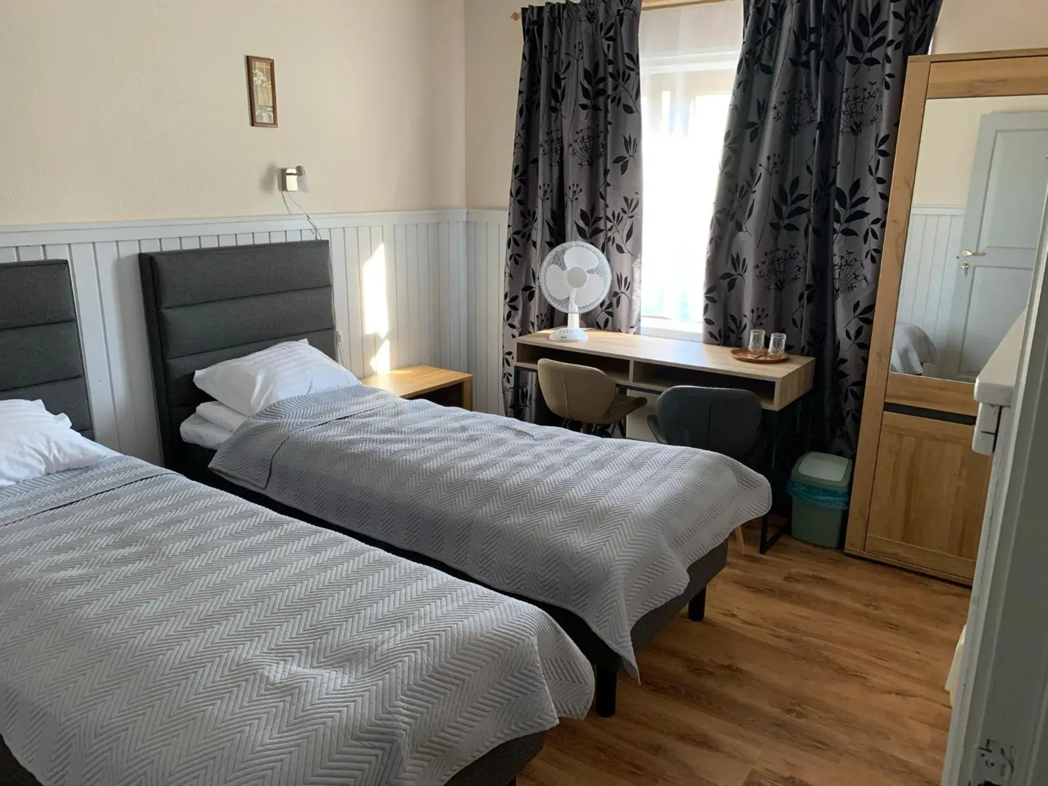 Twin Room with Private External Bathroom - single occupancy in Keldrimäe külalistemaja Twin Room with Private External Bathroom - single occupancy in Keldrimäe külalistemaja