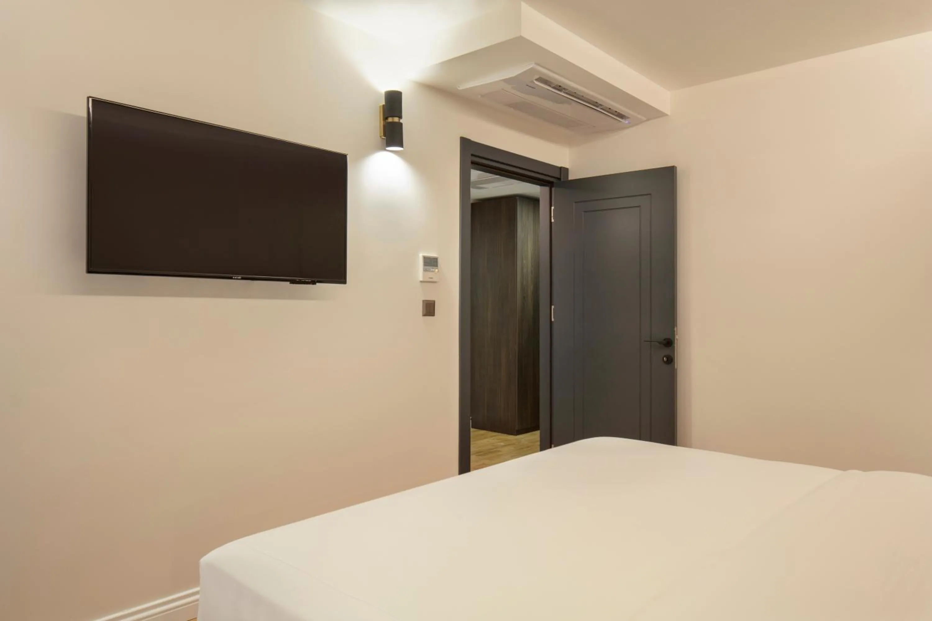 TV and multimedia, Bed in The Rooms Nisantasi