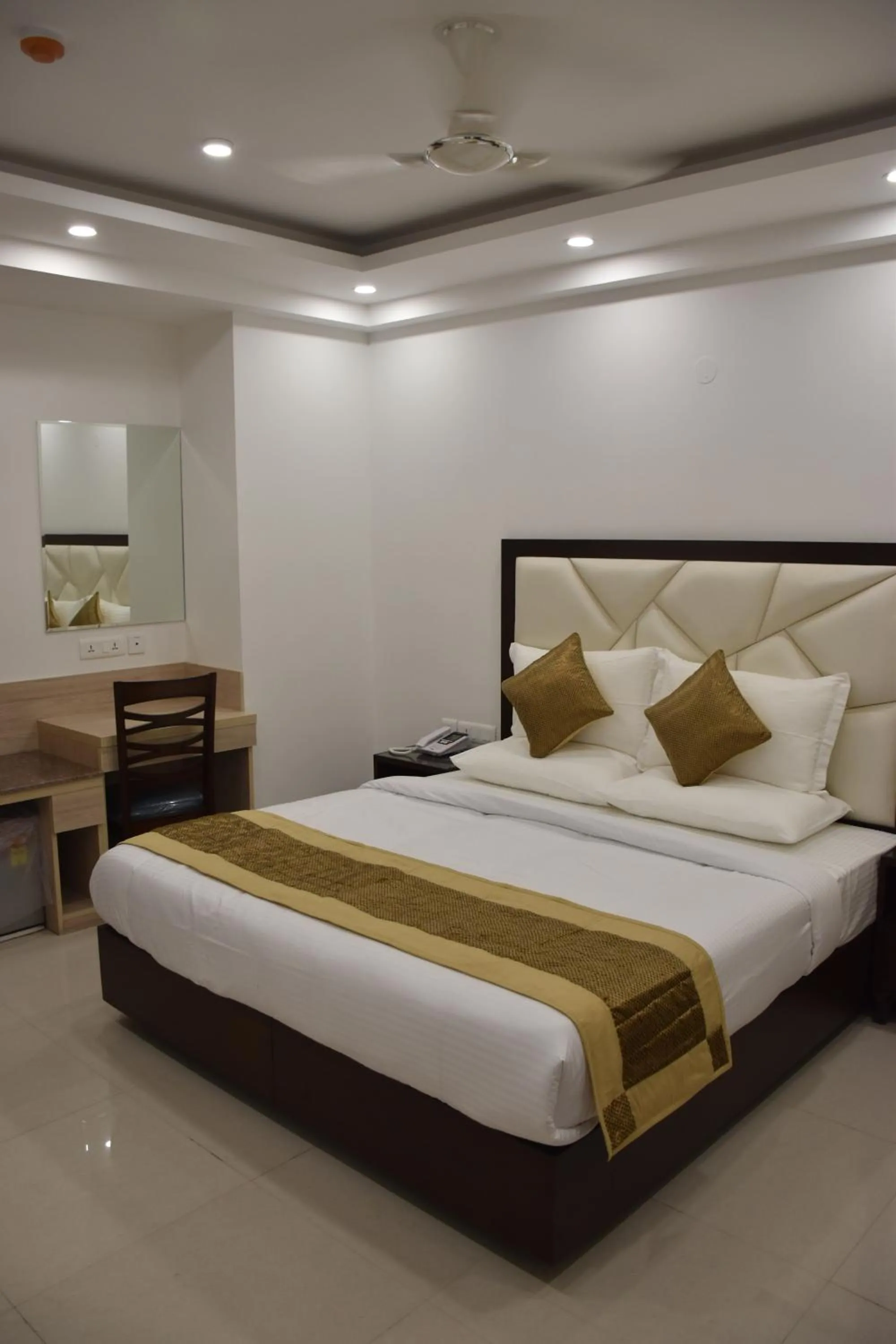 Bed in Lemon Green Residency - Hotel and Serviced Apartments