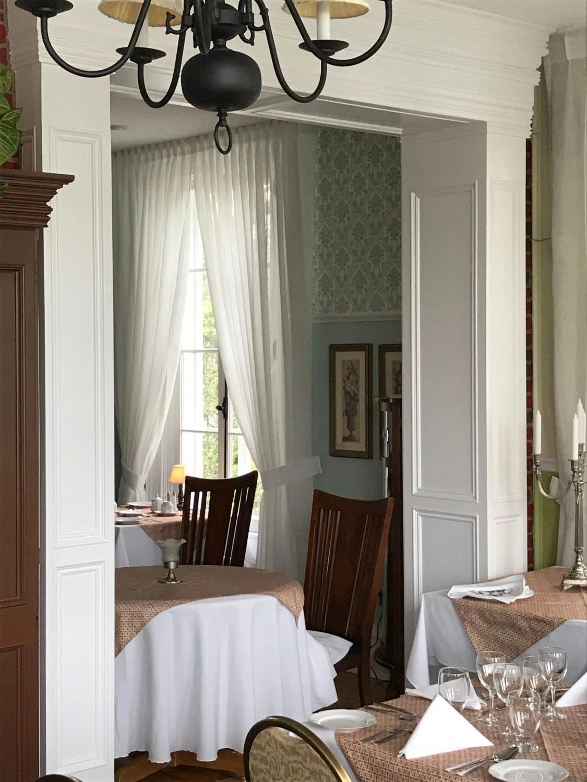 Dining area in La Belle aux Berges