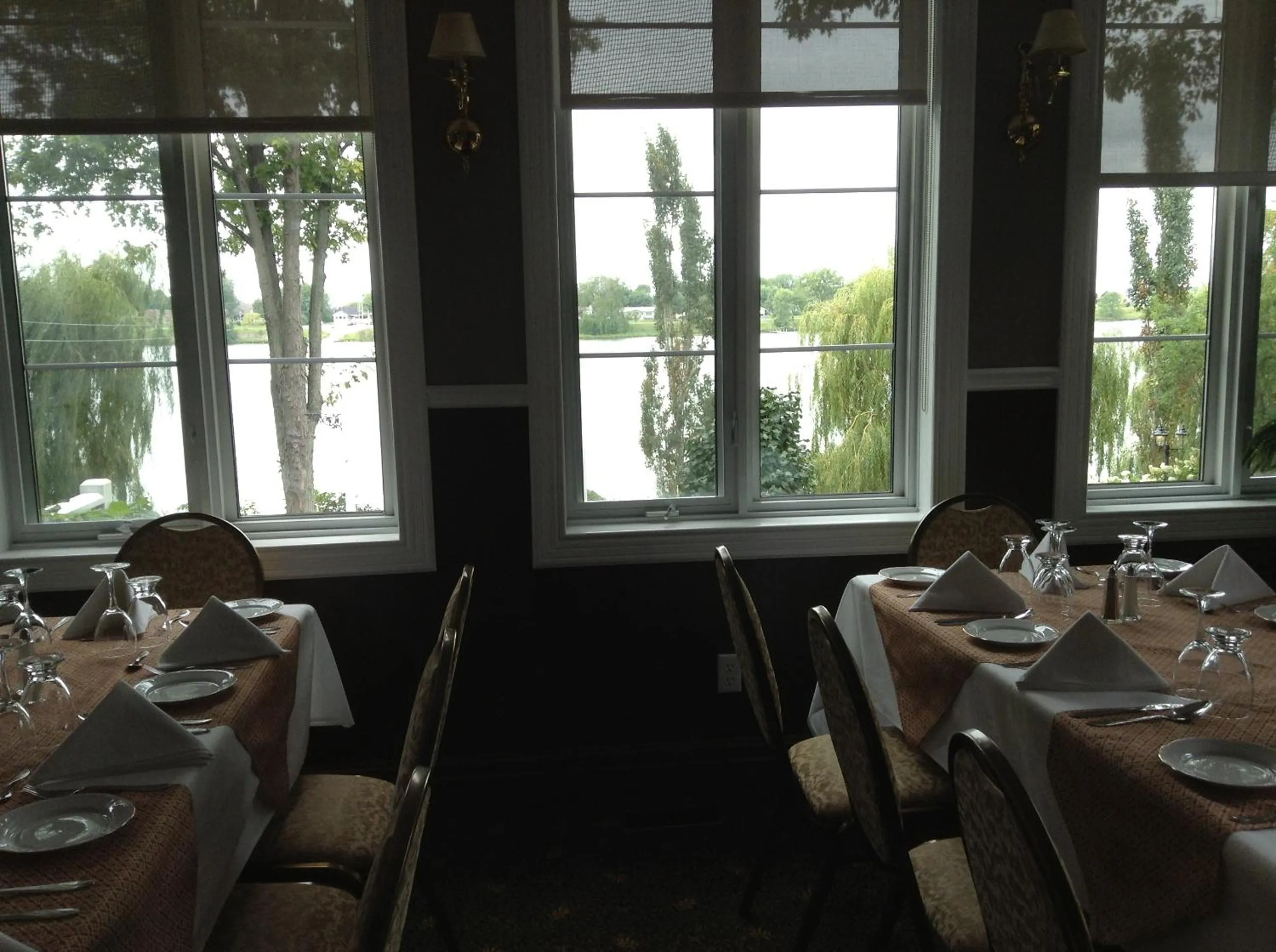 Restaurant/places to eat in La Belle aux Berges