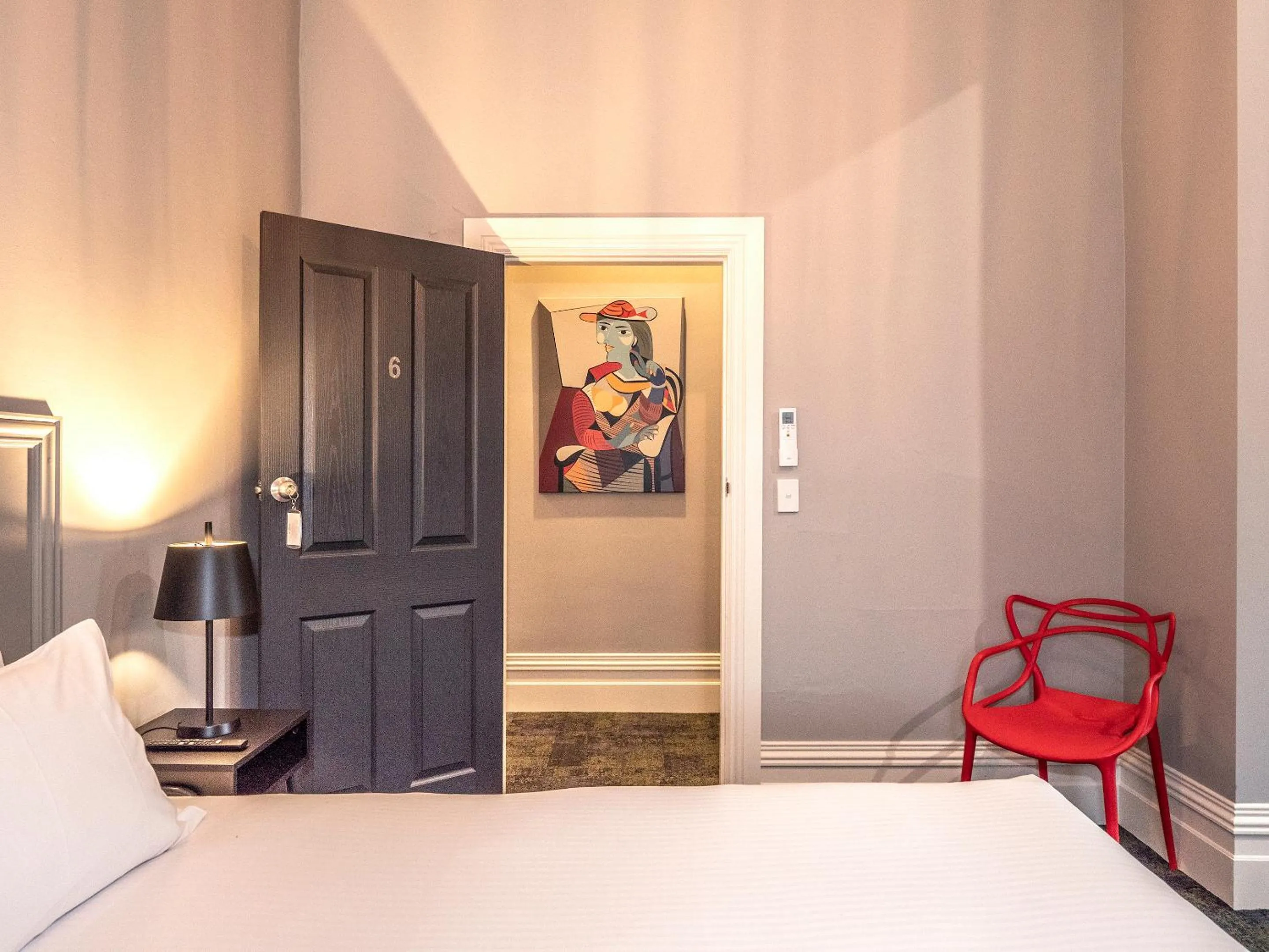 Decorative detail, Bed in Telegraph Hotel Numurkah