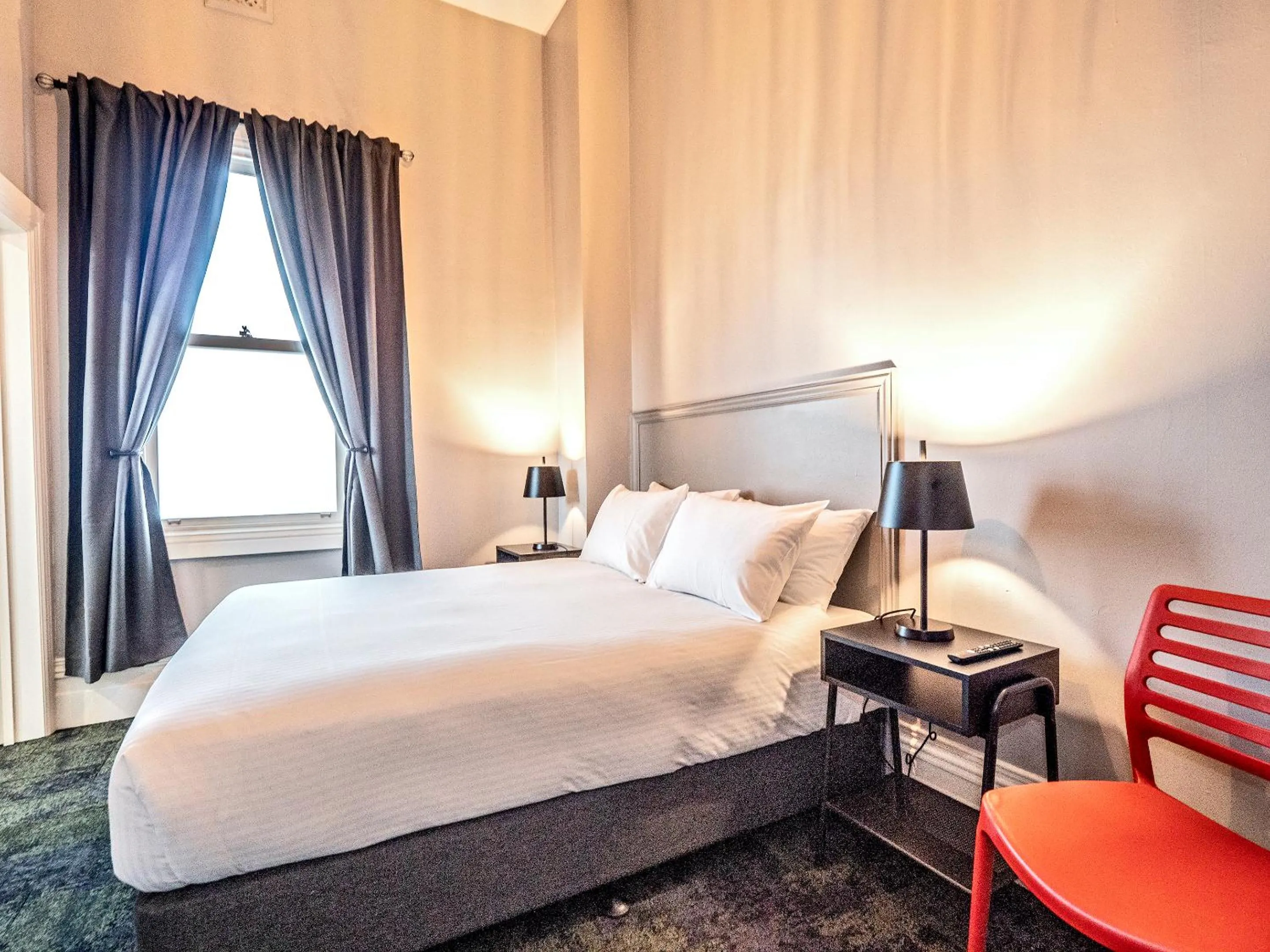 Photo of the whole room, Bed in Telegraph Hotel Numurkah