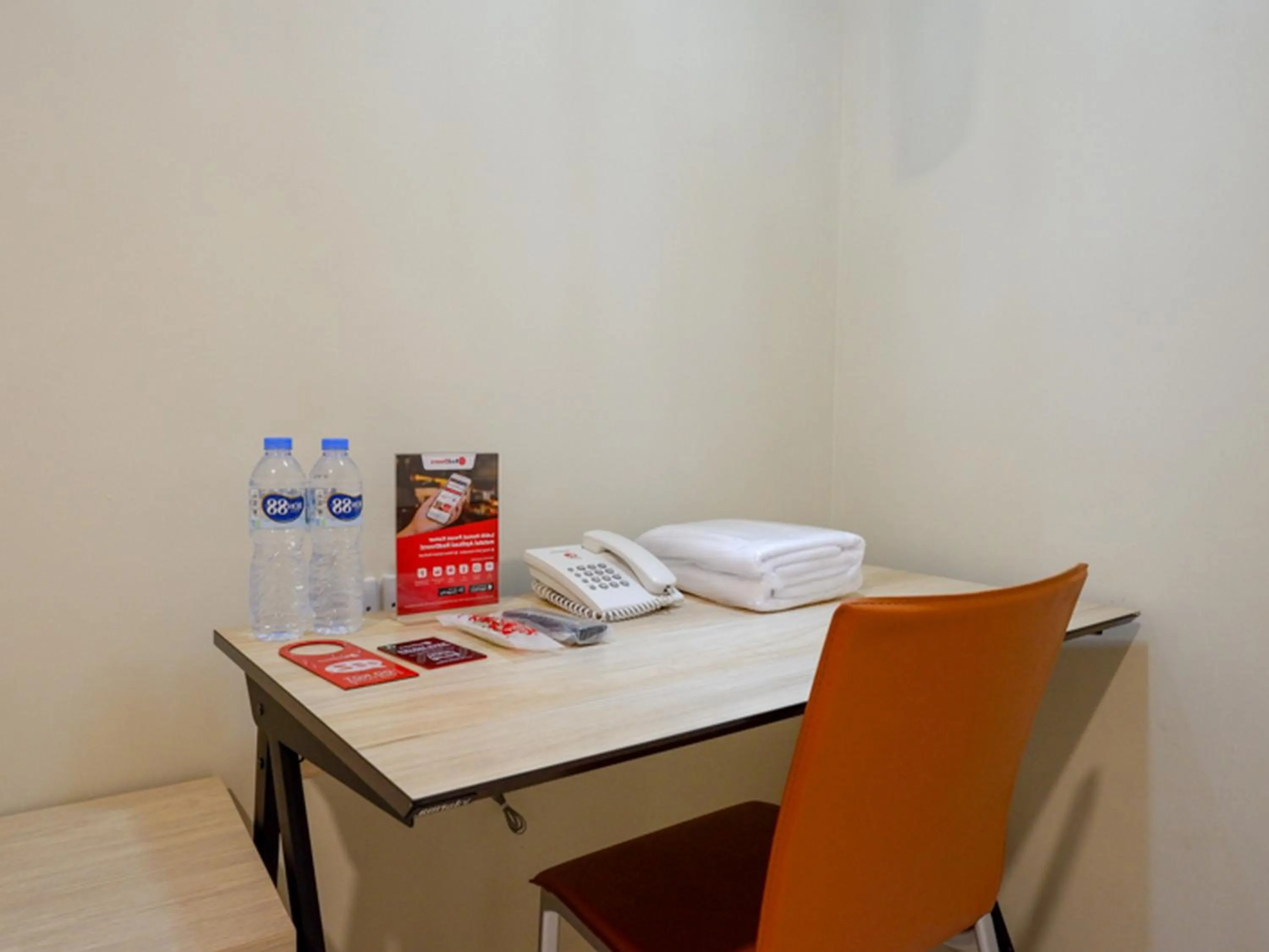 Bedroom in RedDoorz near Exit Tol Banyumanik 2