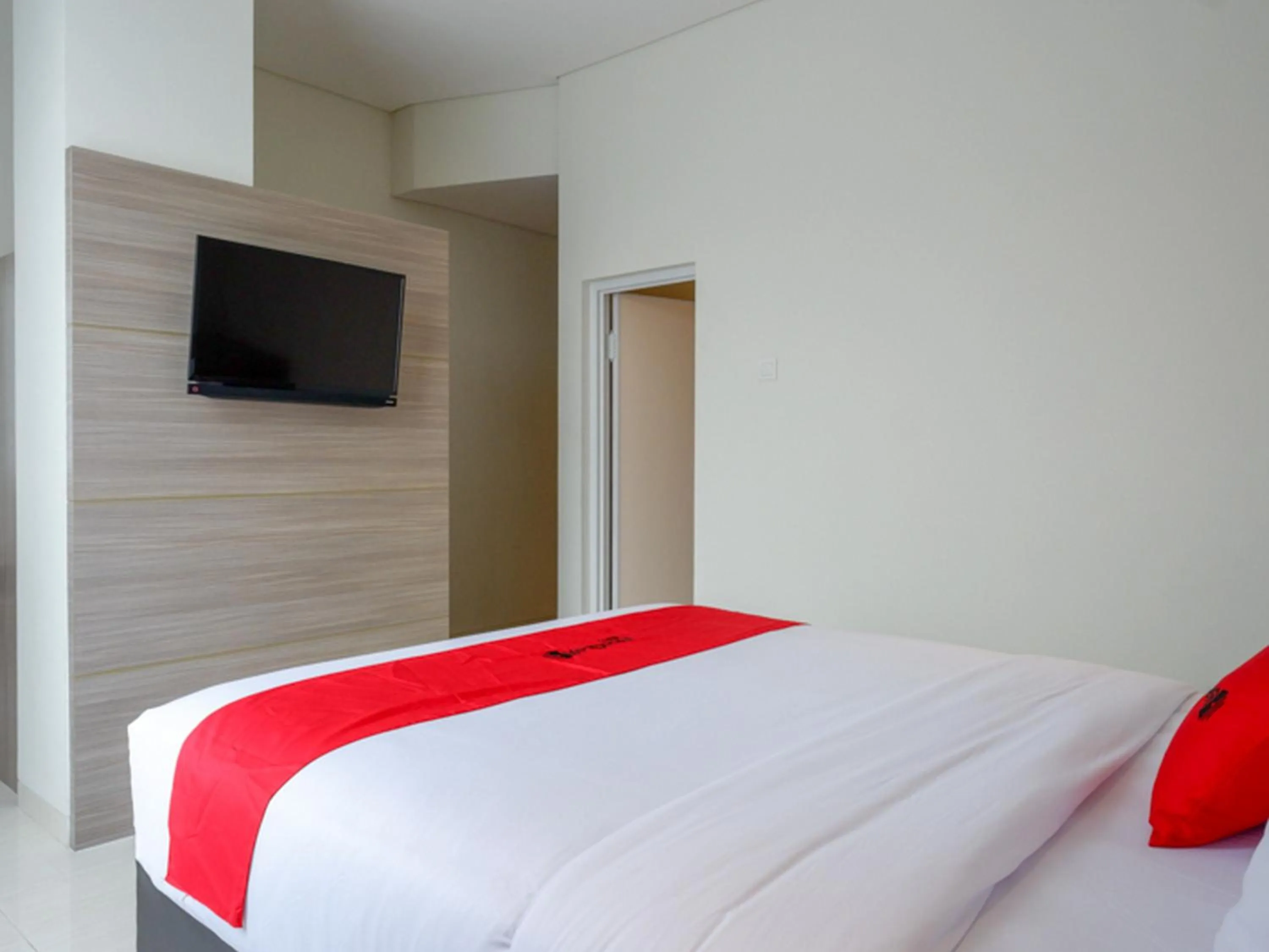 Bed in RedDoorz near Exit Tol Banyumanik 2