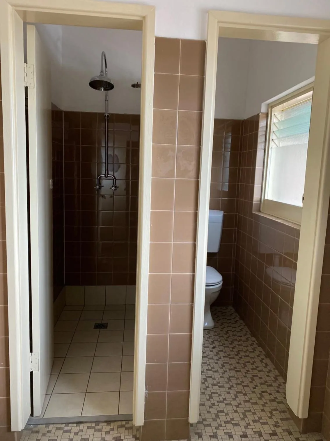 Bathroom in Commercial Travellers House