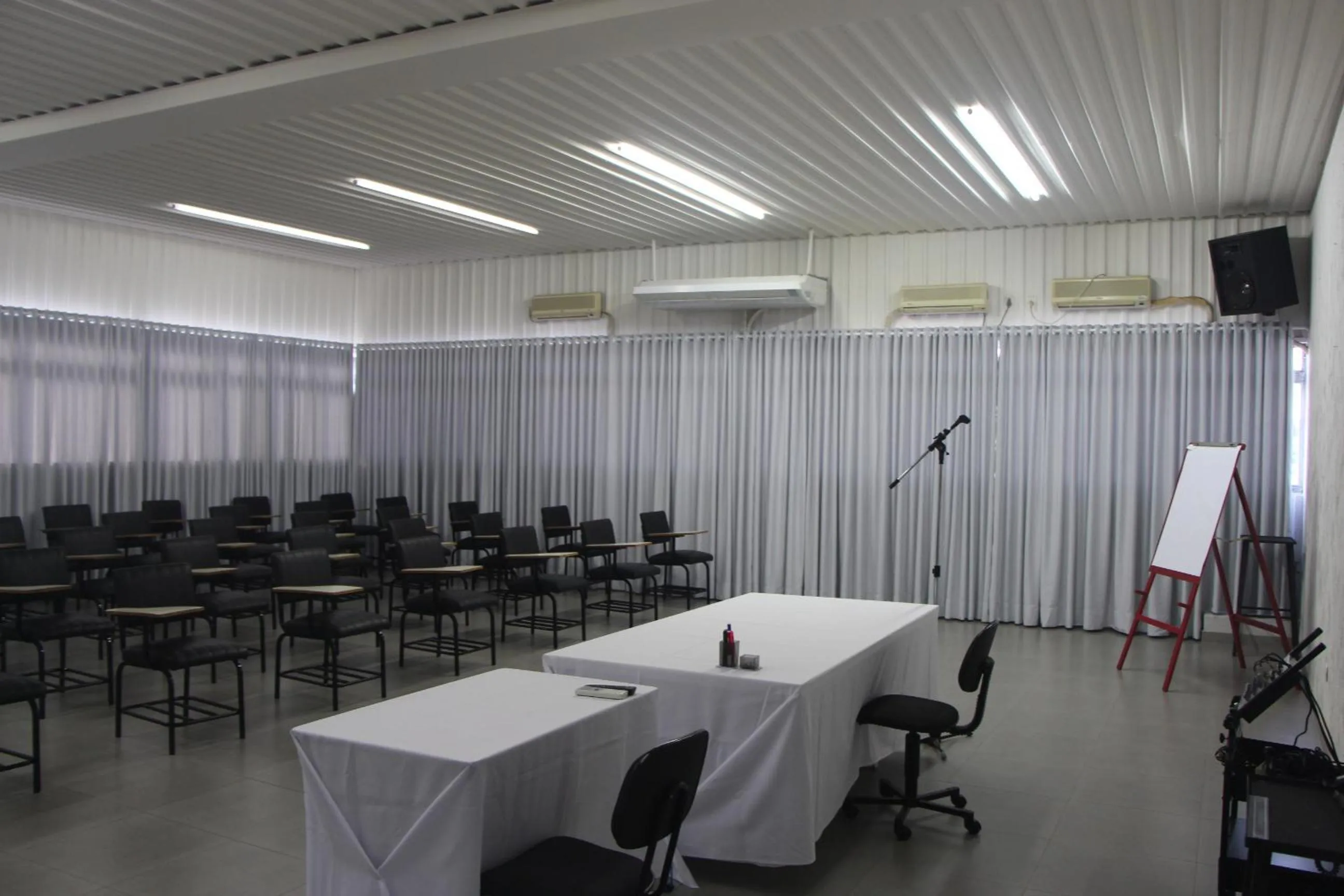 Meeting/conference room in David Plaza Hotel